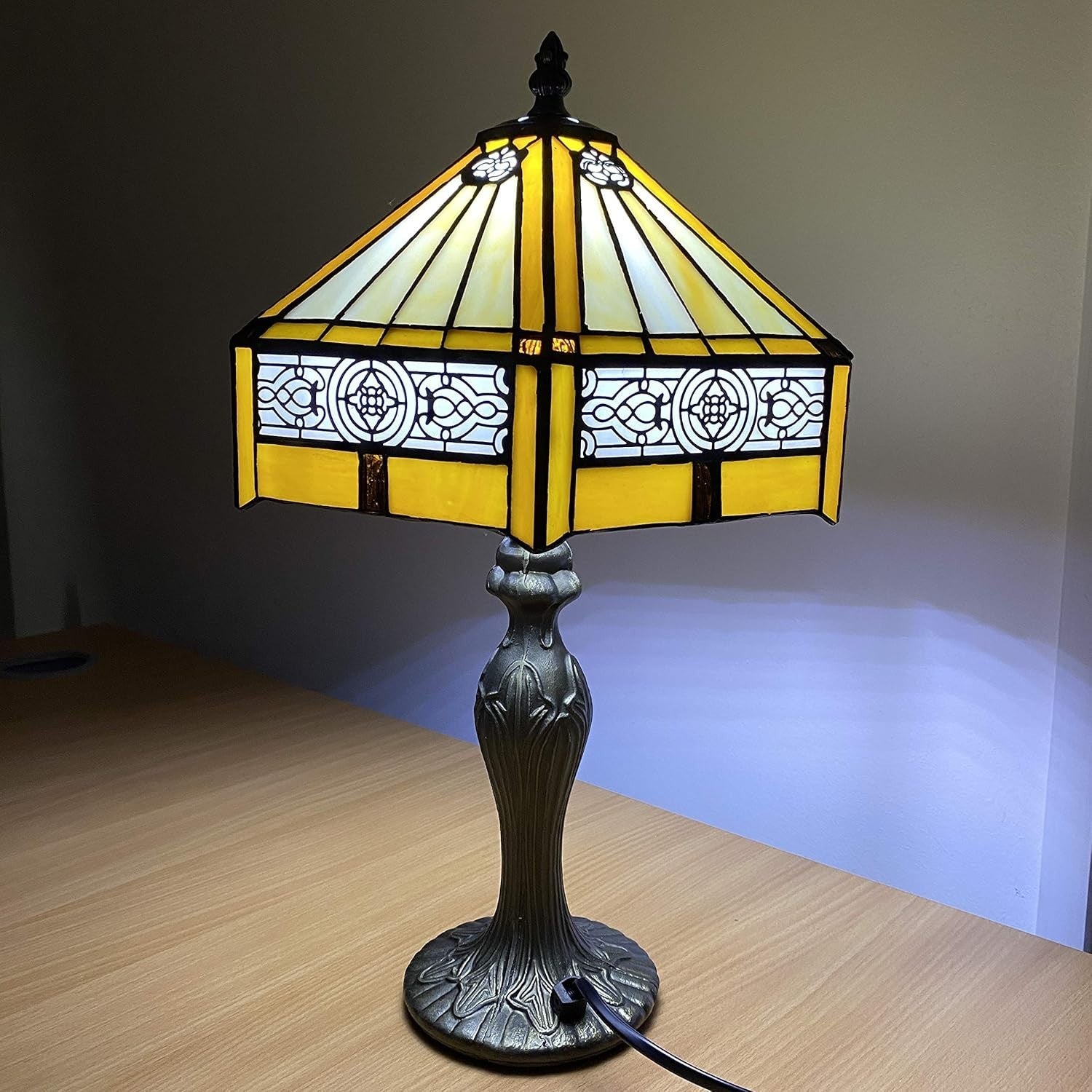 Hexagon Stained Glass Table Lamp, Handmade Vintage Desk Lamp for Bedroom