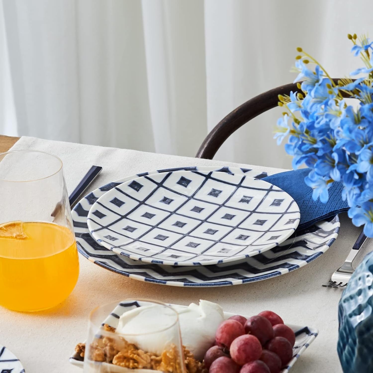 18 Piece Porcelain Breakfast Dinner Set Blue White Plates Cups Dishwasher Safe