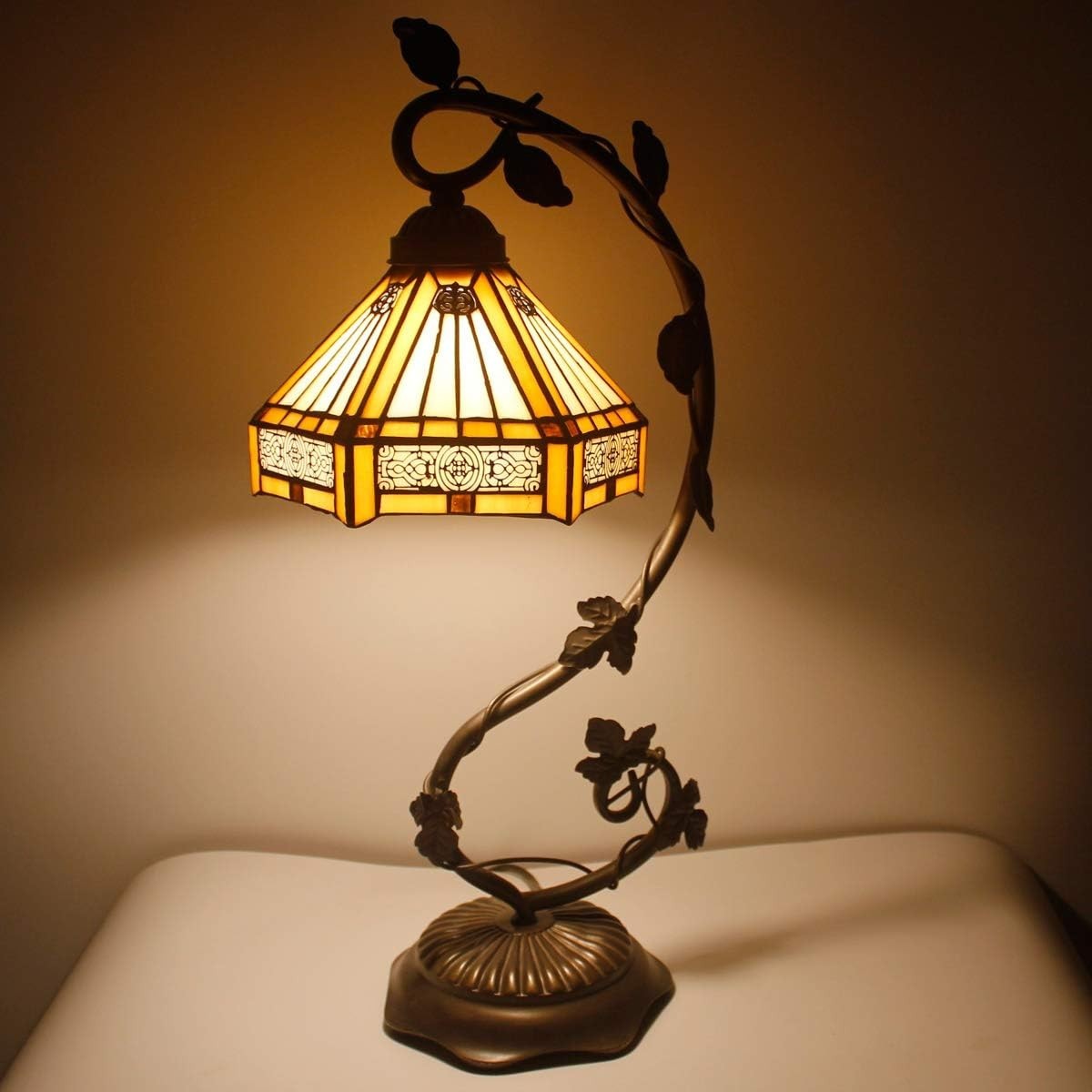 Stained Glass Tiffany Desk Lamp Antique Metal Leaf Base Bedside Reading Light