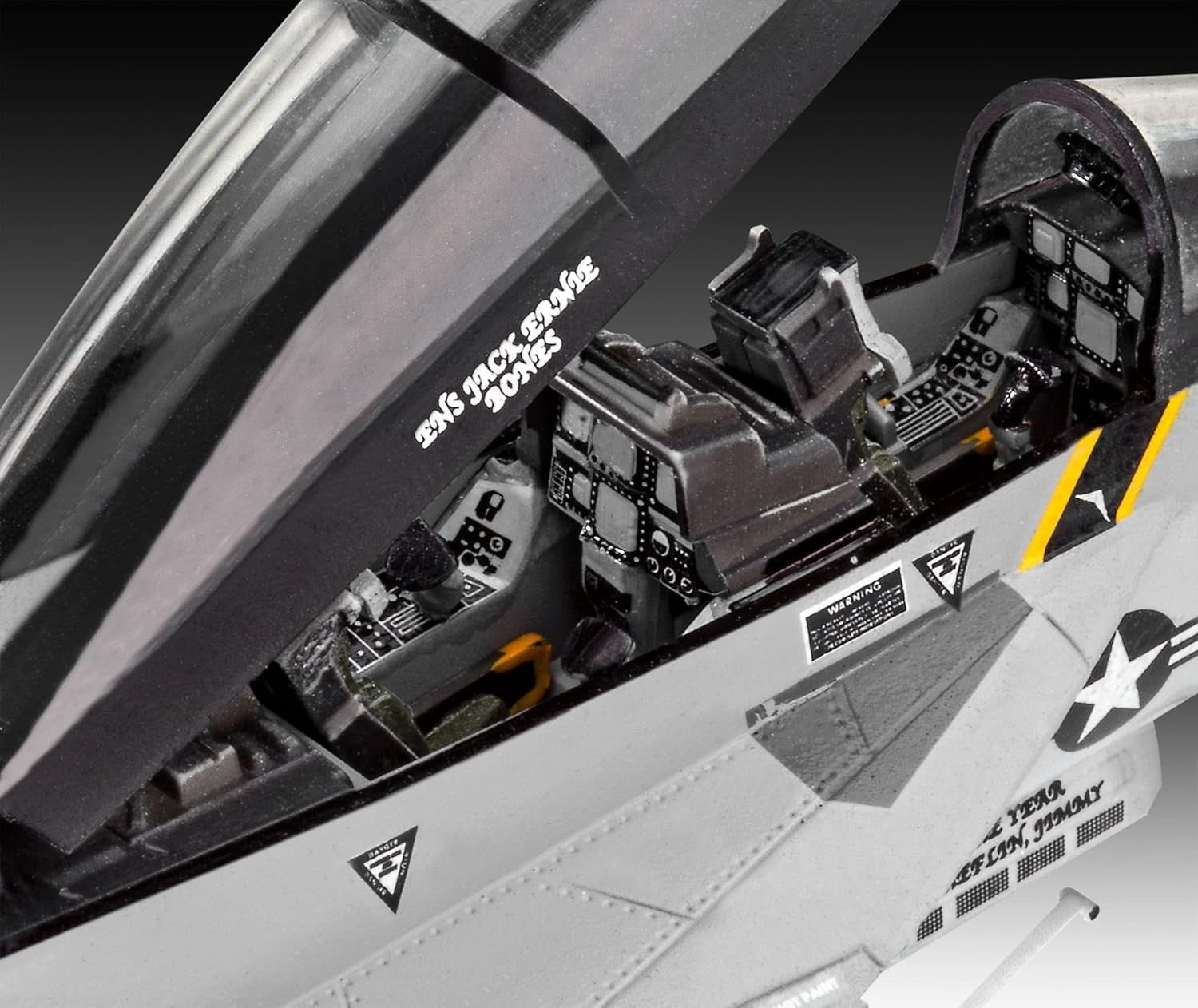 1:72 F/A-18F Super Hornet Jet Model Kit • Detailed Cockpit • Unpainted