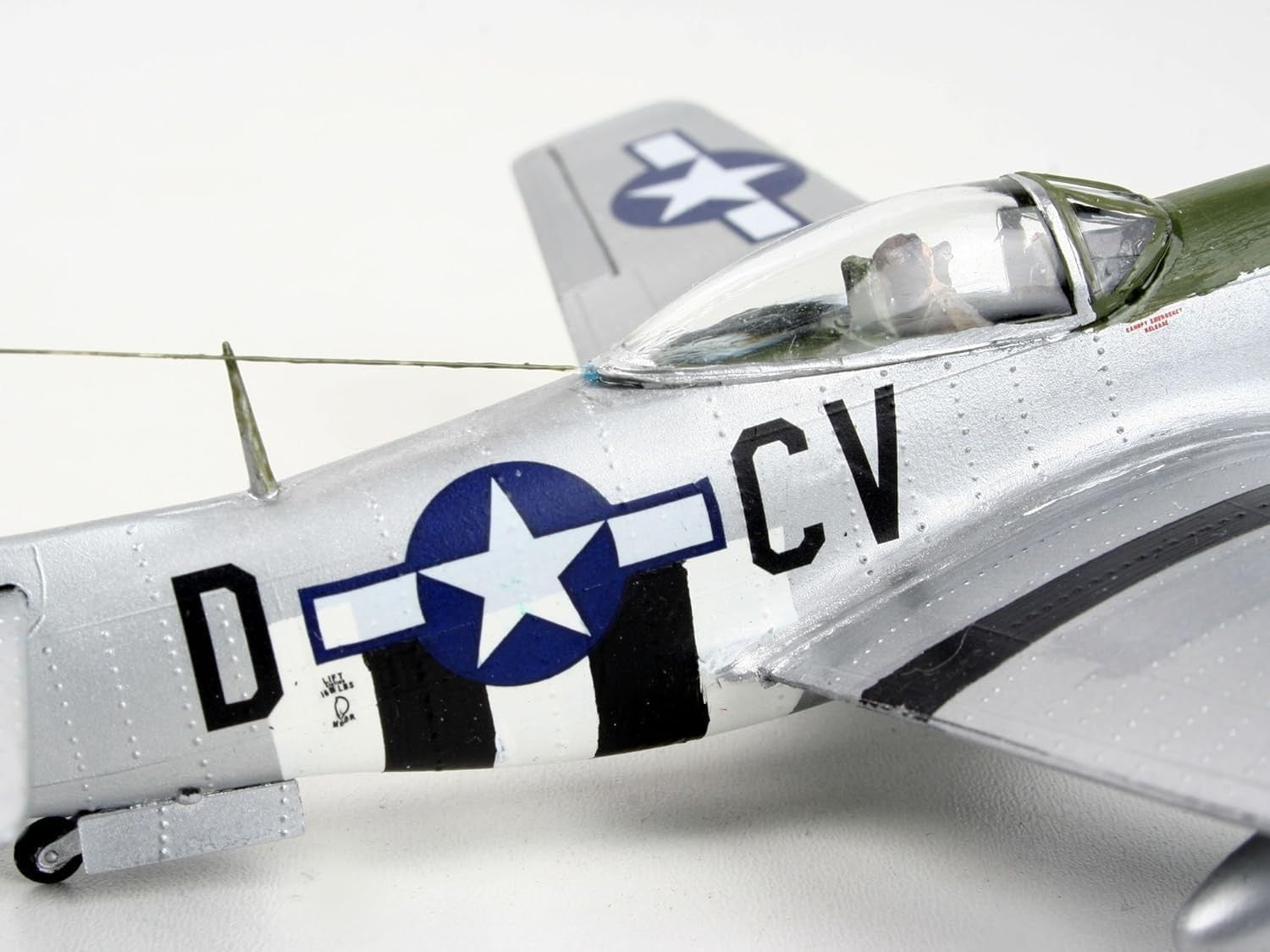 WW2 Fighter Plane Model Kit 1:72 Scale | Unpainted DIY Plastic Set