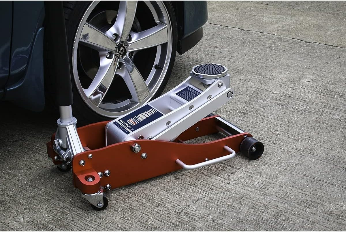 2.5 Ton Low Entry Aluminium Trolley Jack Rocket Lift 95–485mm Lightweight