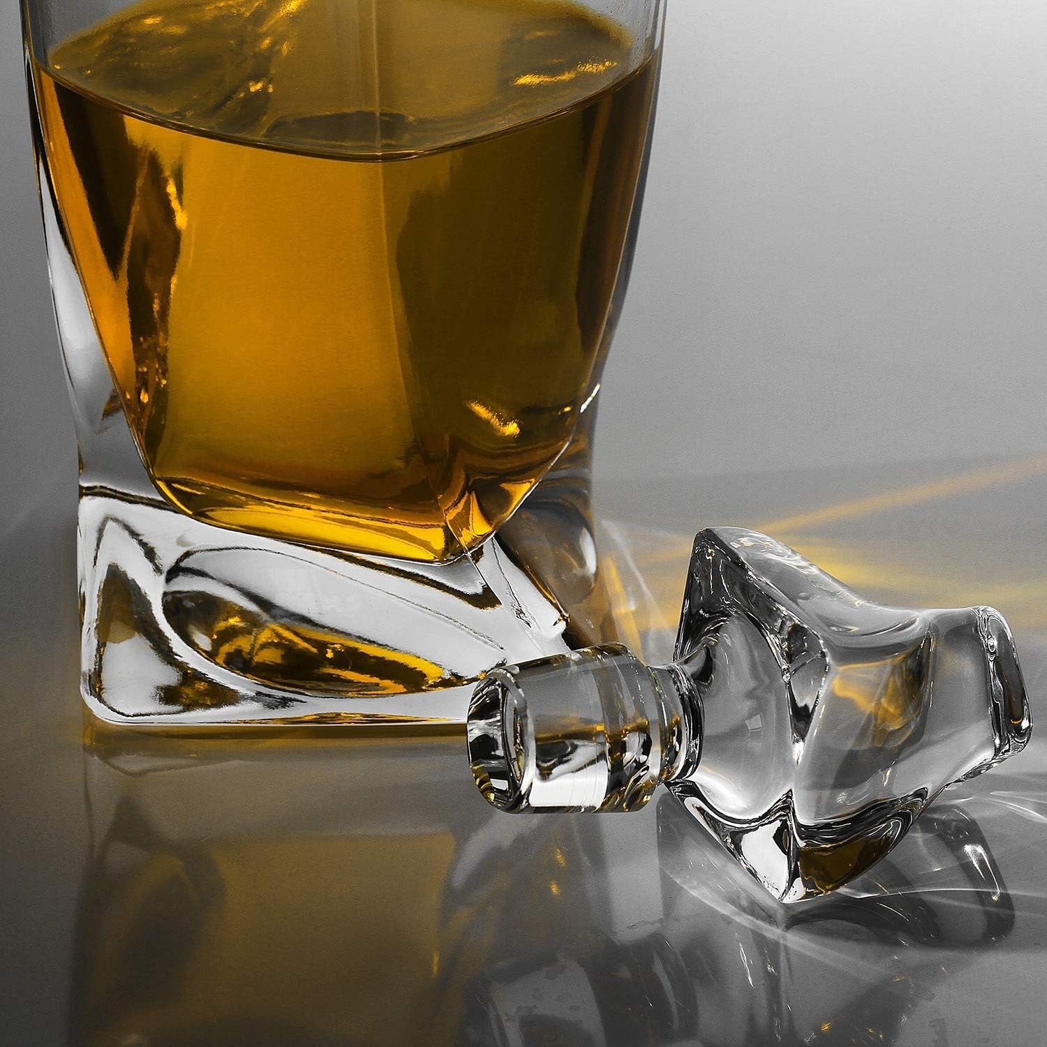 Twisted Whiskey Decanter 25oz Premium Glass Liquor Bottle with Stopper Gift