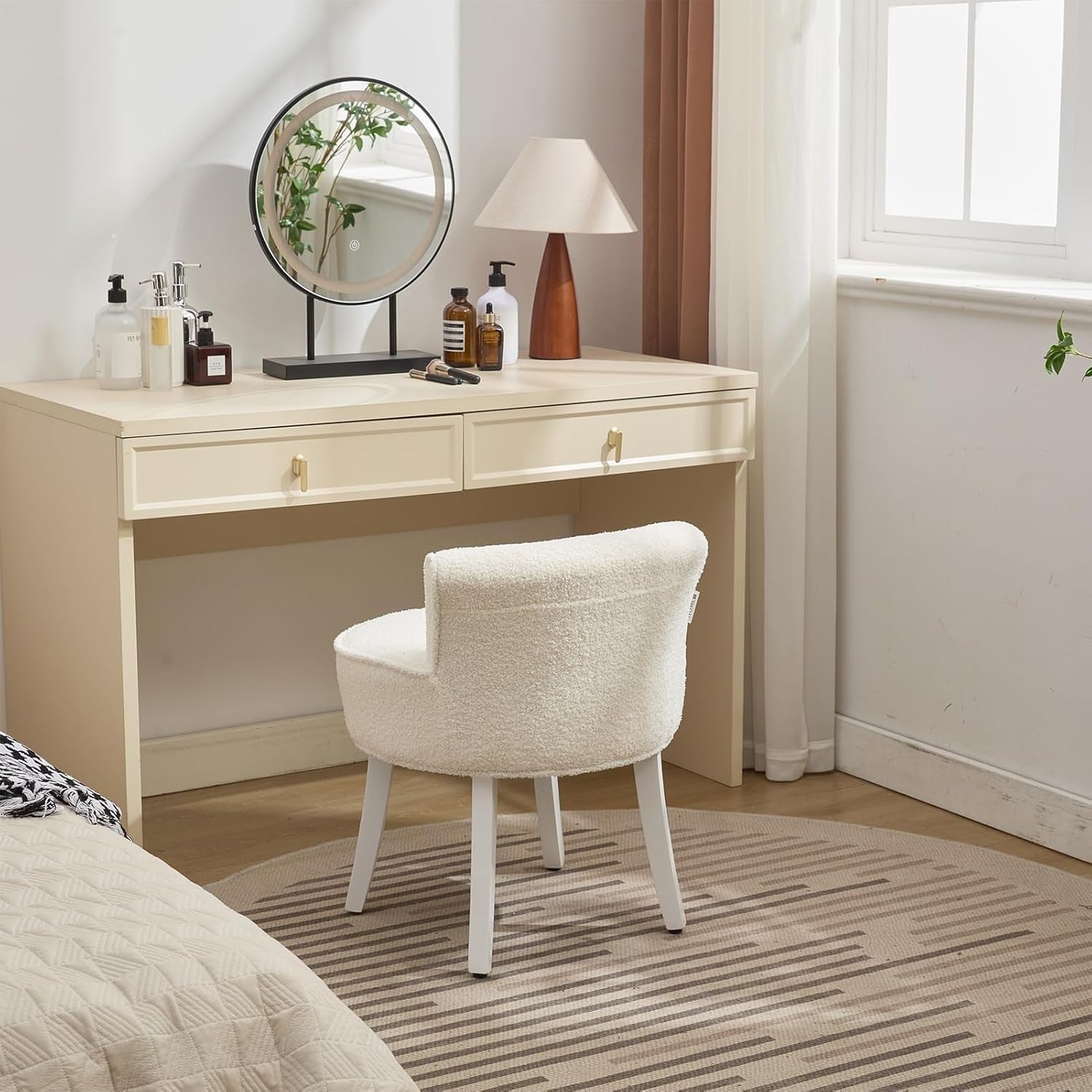 White Teddy Velvet Dressing Table Chair – Tufted Back Makeup Vanity Seat
