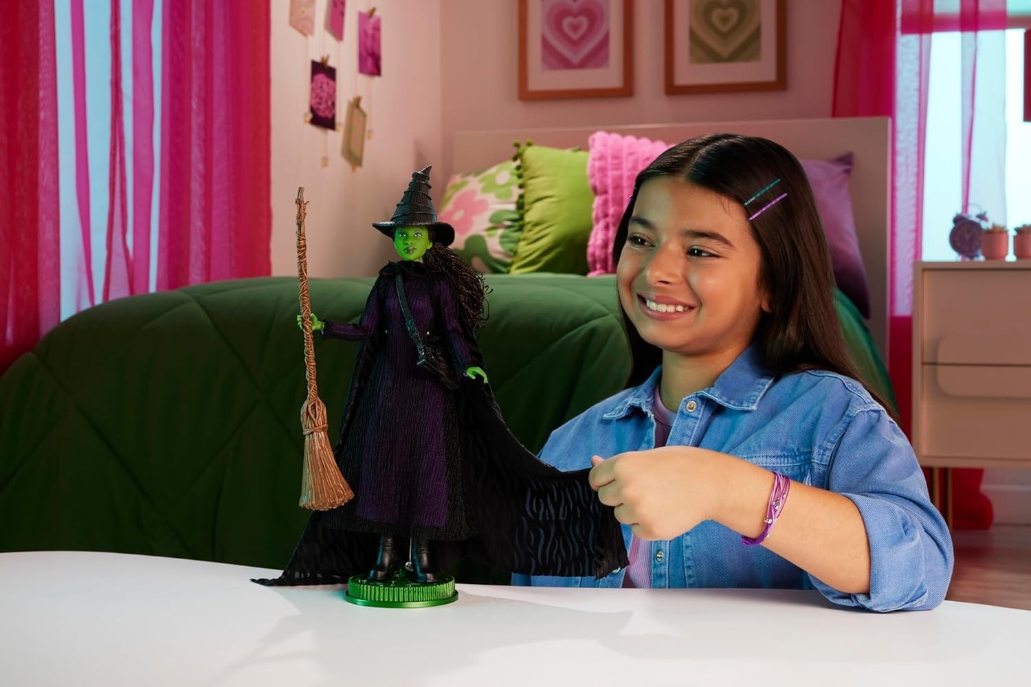Deluxe Magic Fashion Doll Green Witch Cape Outfit Accessories Poseable