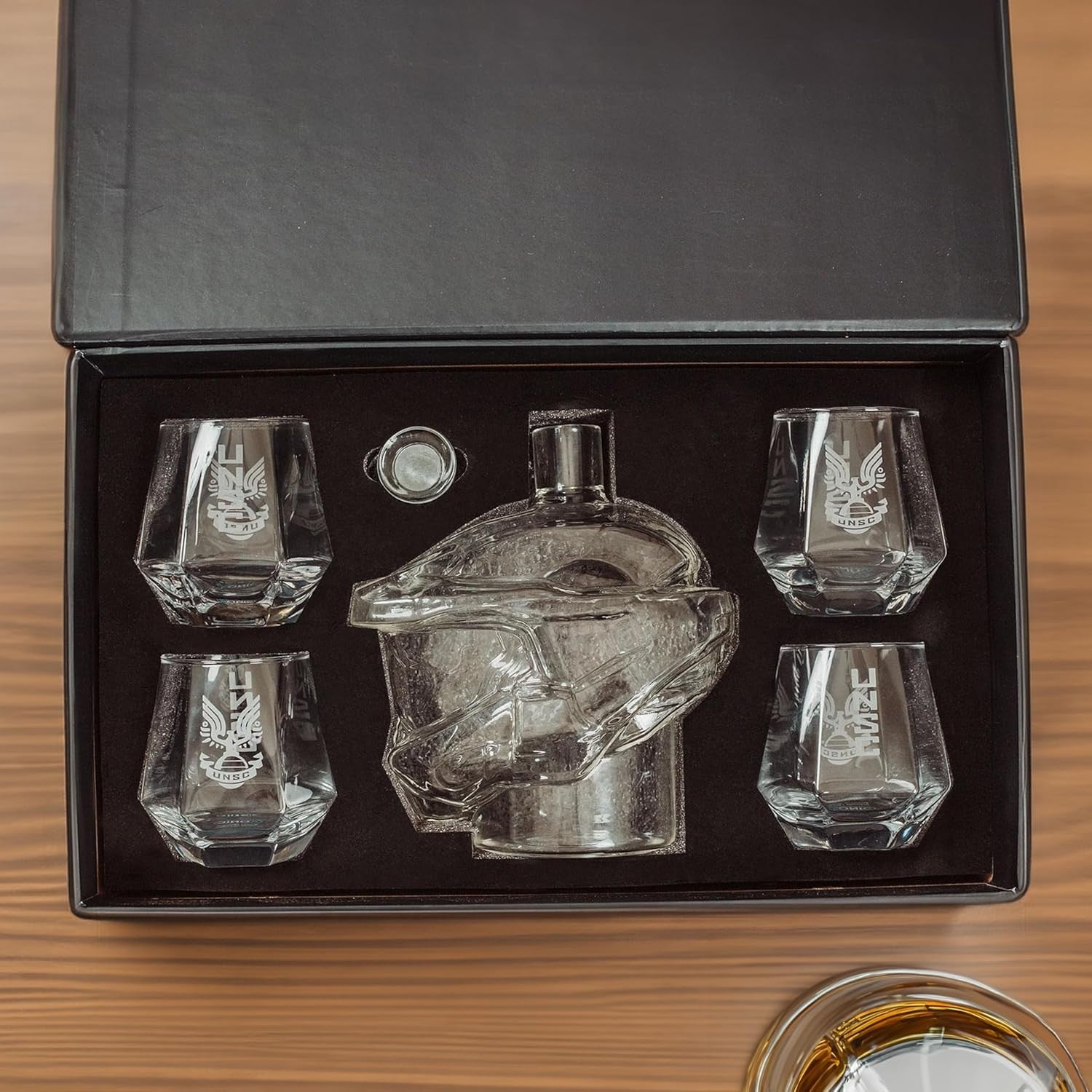 Helmet Style Whiskey Decanter Set with 4 Glasses 1.6L Gaming Bar Gift