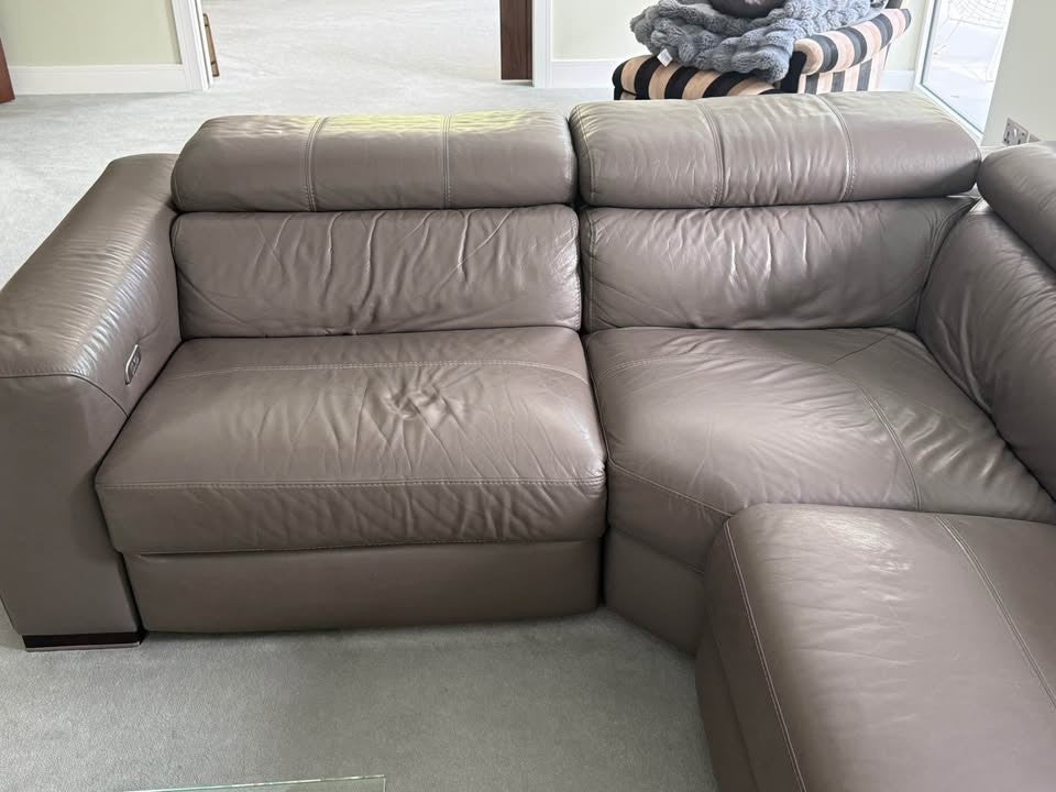 Splendid Grey Leather Corner Sofa (PTP)