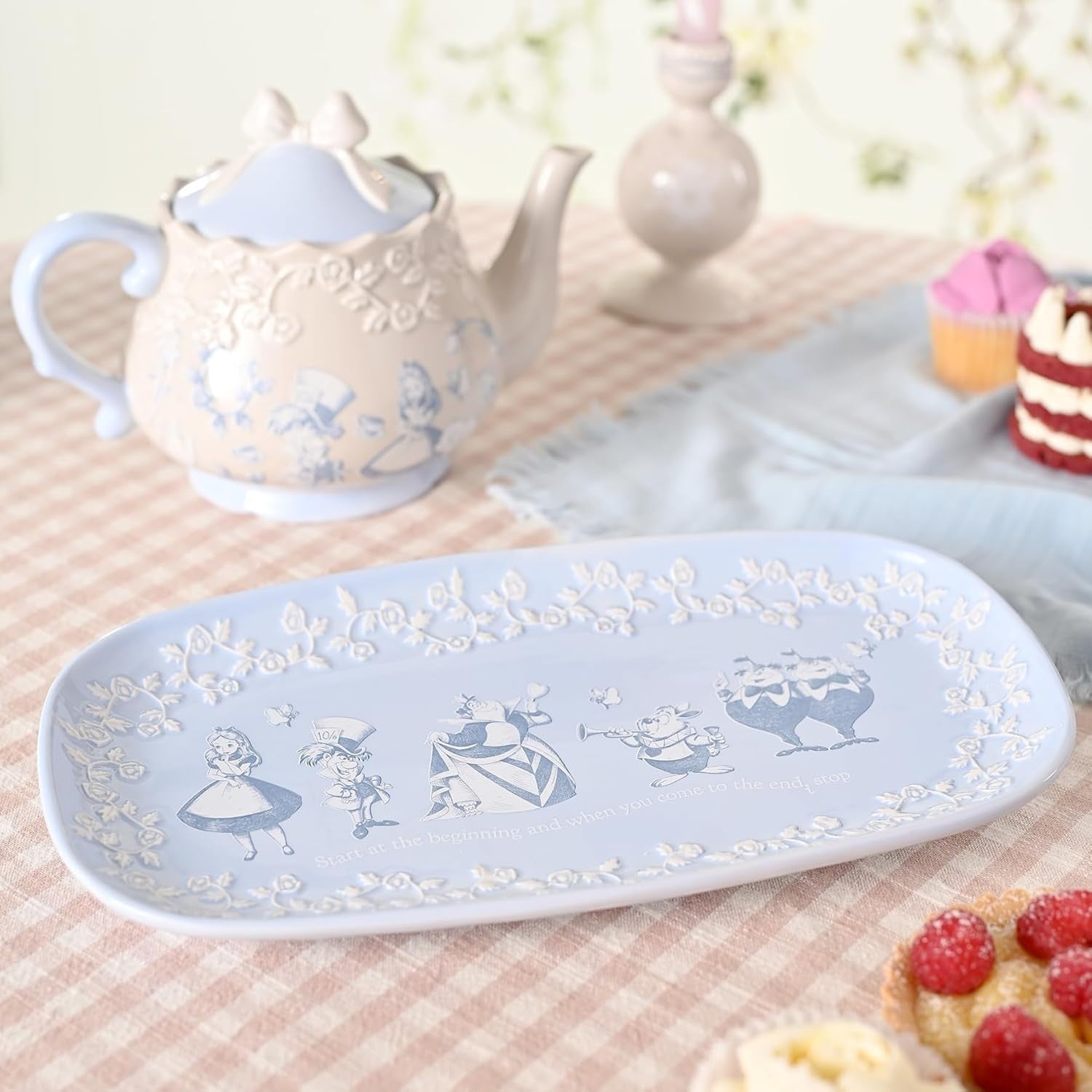 Alice Wonderland Ceramic Teapot 500ml Tea Pot Gift Box Collectors