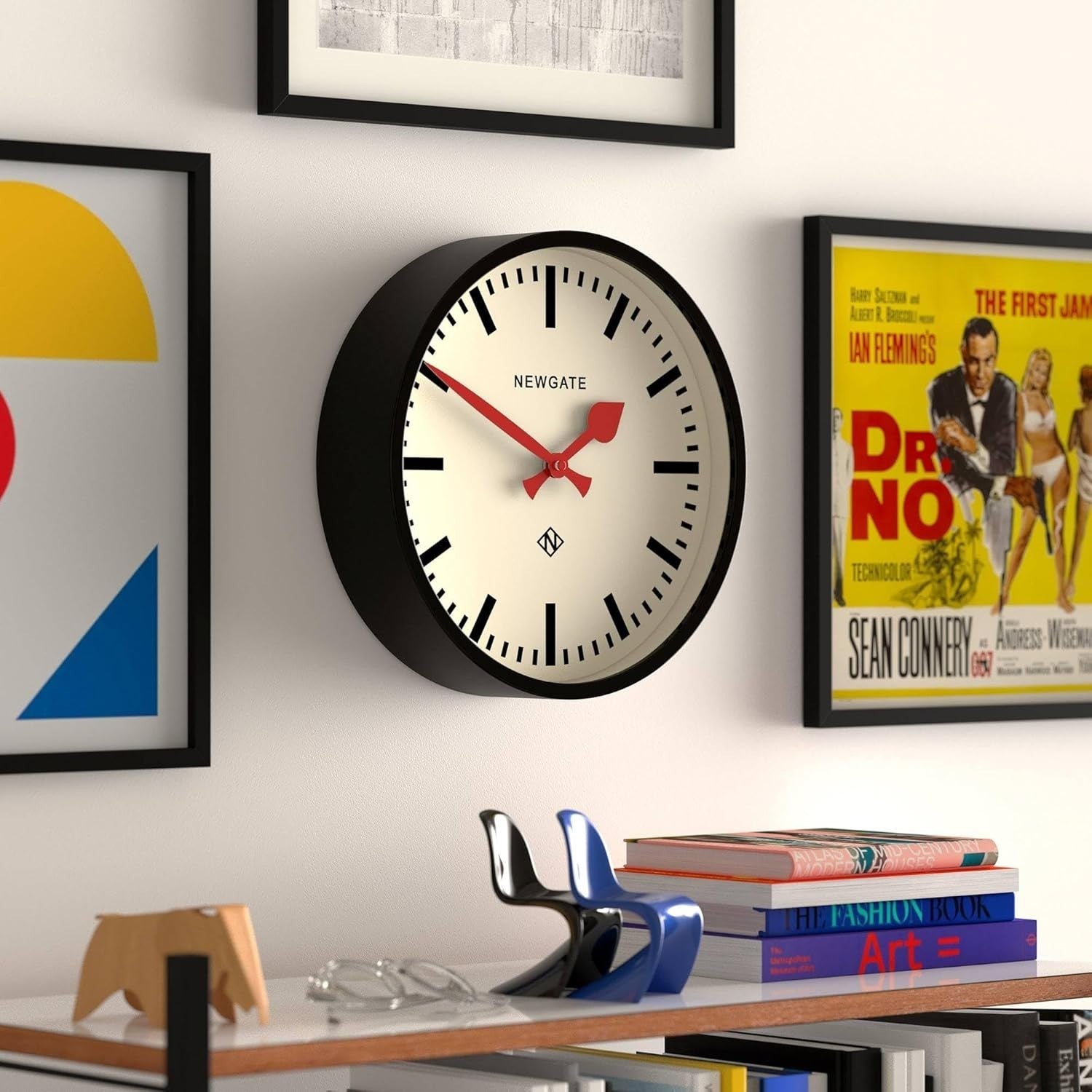 Retro Wall Clock 30cm Silent Sweep Metal Station Design Black Hands
