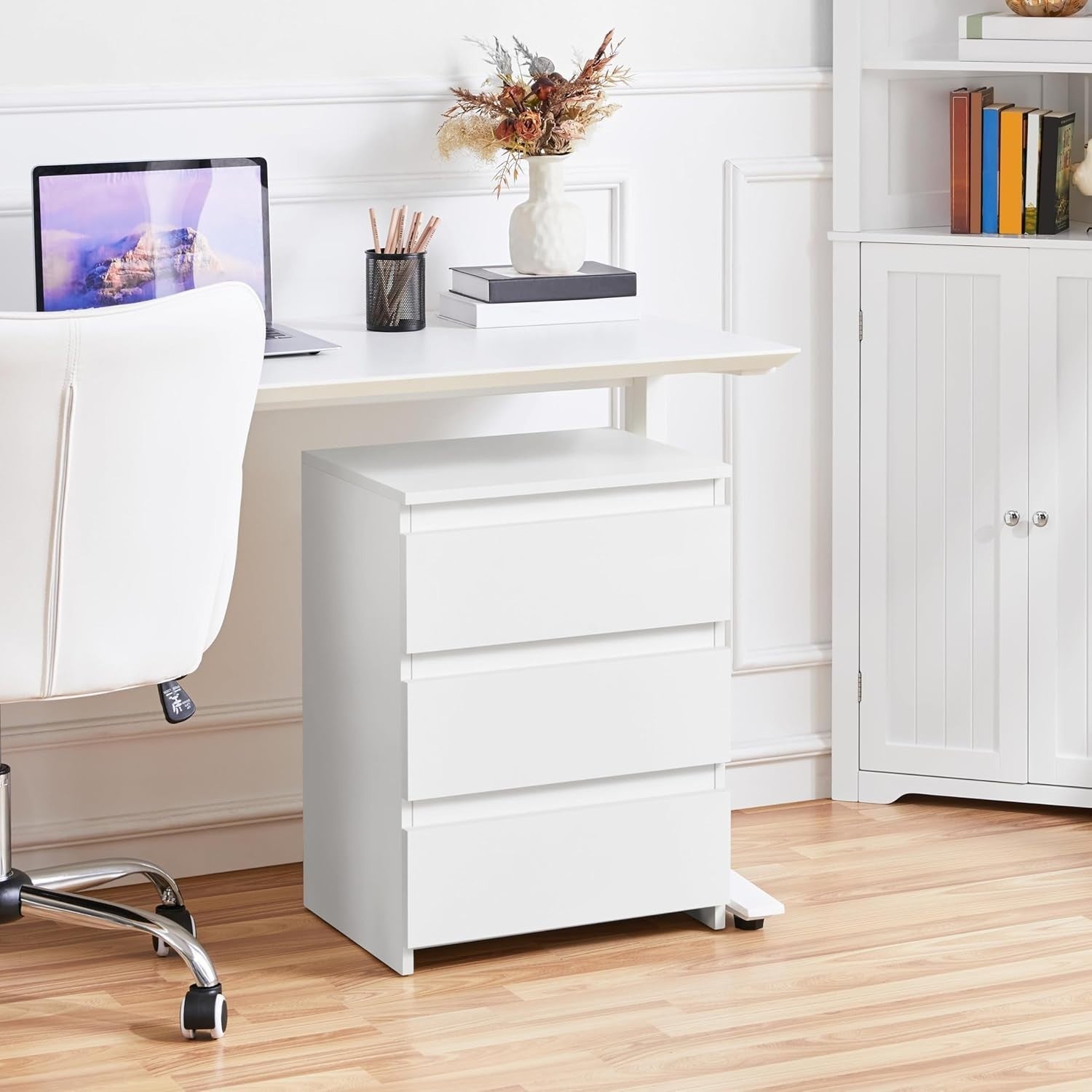 Set of 2 White Bedside Tables with Drawers Modern Wooden Nightstands Bedroom
