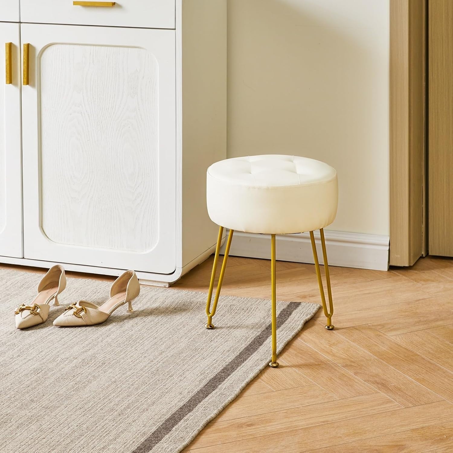 White PU Round Footrest Stool – Velvet-Look Vanity Seat with Gold Legs