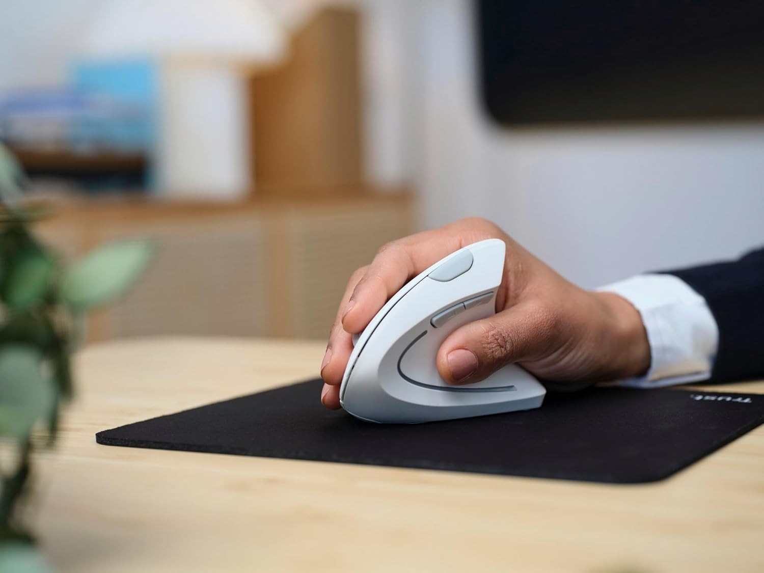Vertical Ergonomic Wireless Mouse 6 Button 1600 DPI USB White