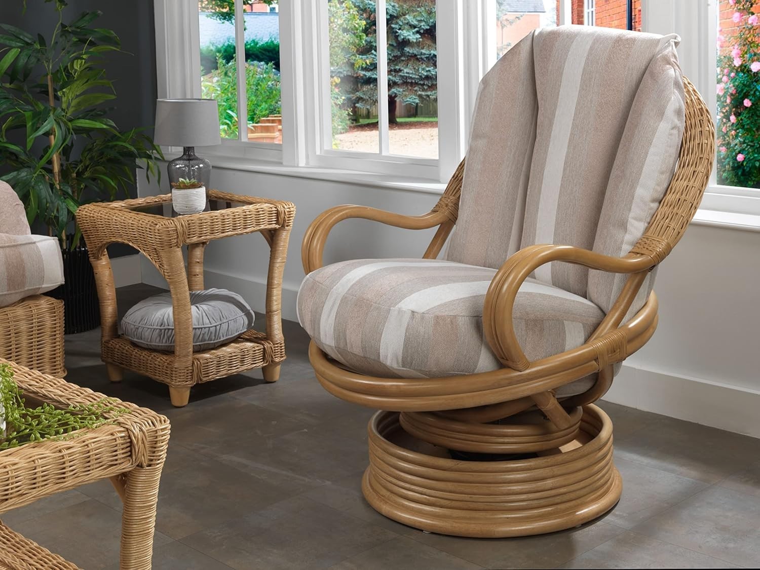 Swivel Rocking Rattan Chair Indoor Conservatory Armchair 360° Motion