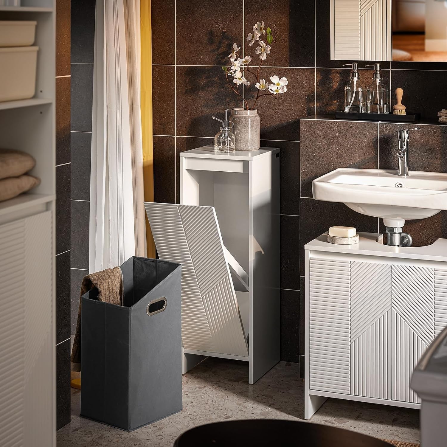 Slim Bathroom Storage Cabinet with Laundry Basket Flip-Door White 30×30×87cm