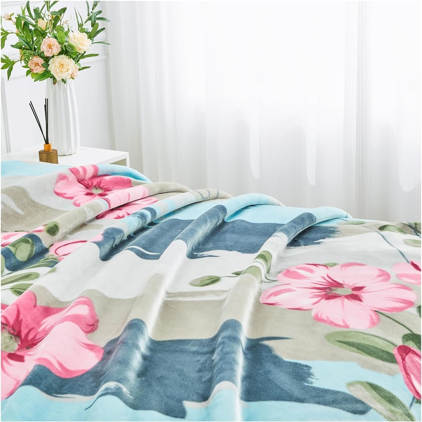 Decadent Jasmine 4kg Sherpa Weighted Blanket 200x240cm King
