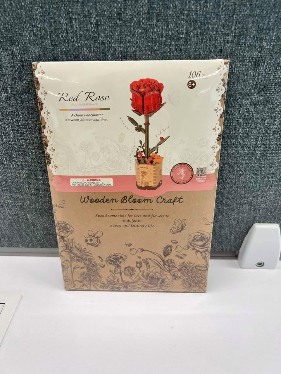 3D Wooden Red Rose Puzzle Kit – DIY Floral Craft Gift & Home Decor