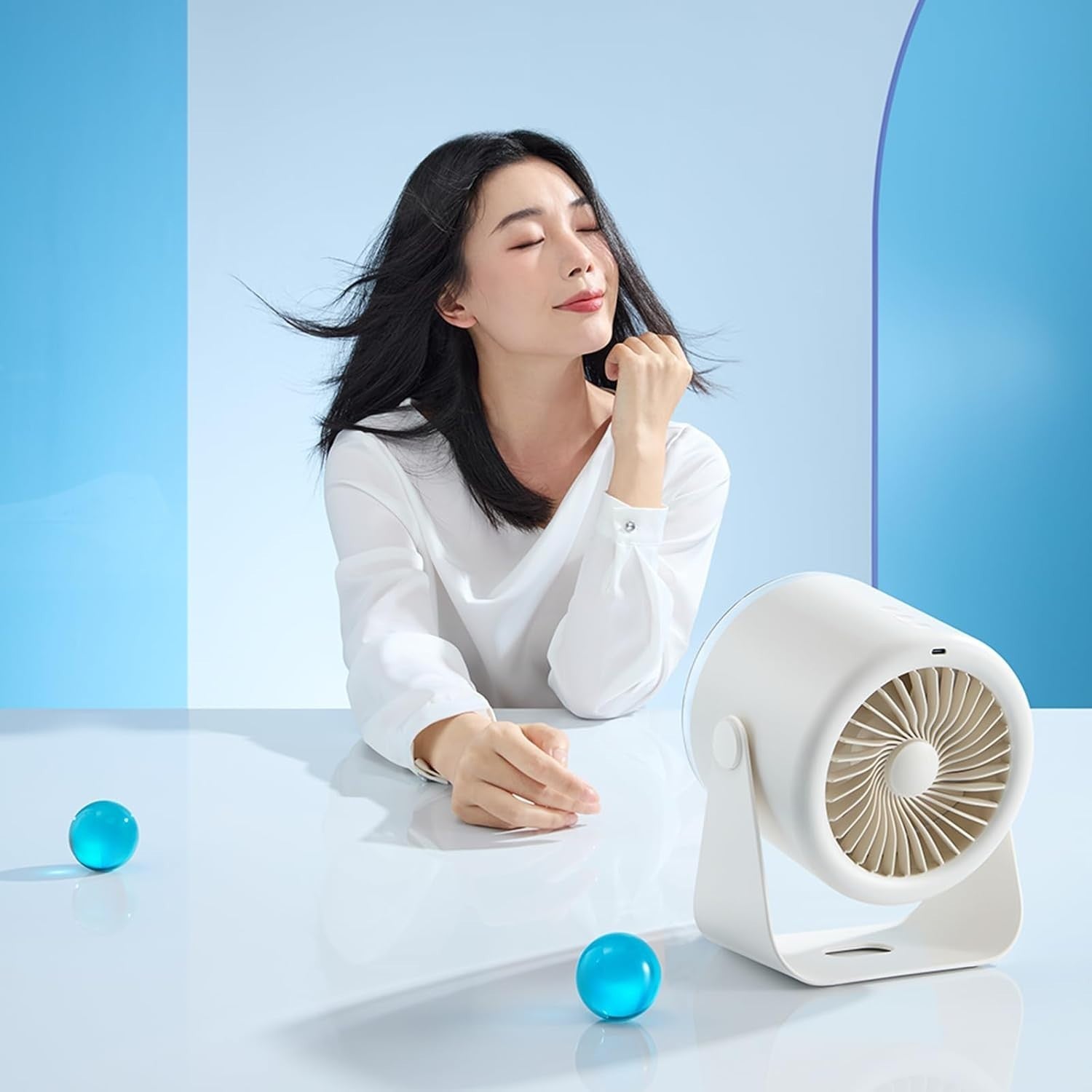 White USB Rechargeable Desk Fan – Quiet Cooling 3600mAh Battery Portable Airflow