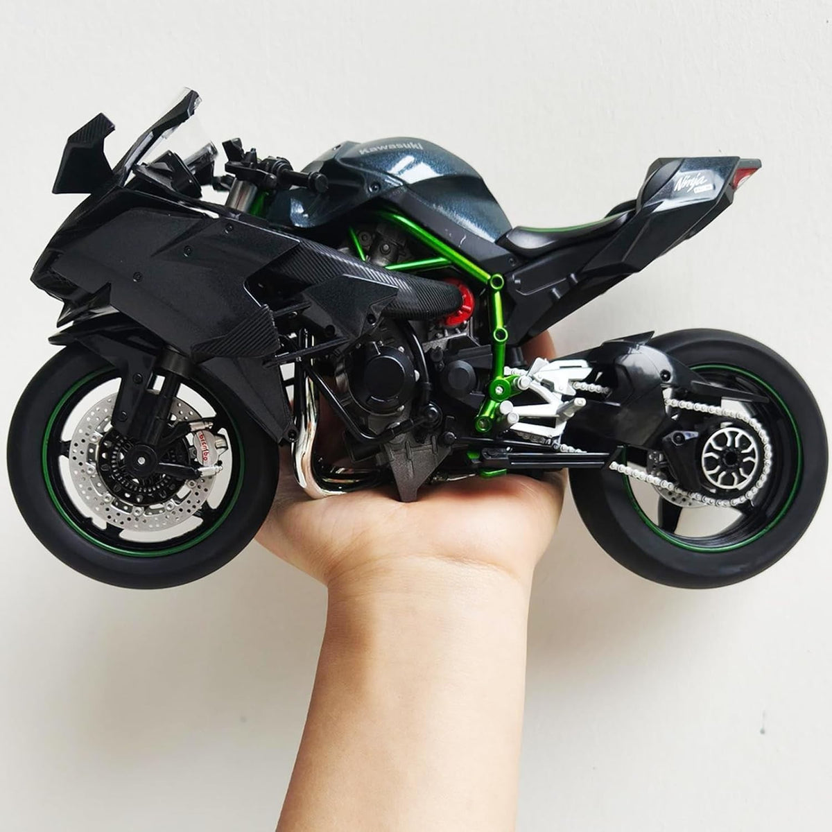 Die-Cast Mini Motorcycle Model, Realistic 1:9 Scale, No Assembly Needed