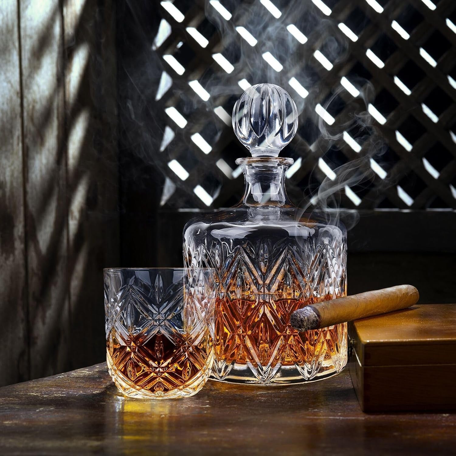 Luxury Crystal Whiskey Decanter Set 1.1L with 4 Glasses & Chilling Stones Gift
