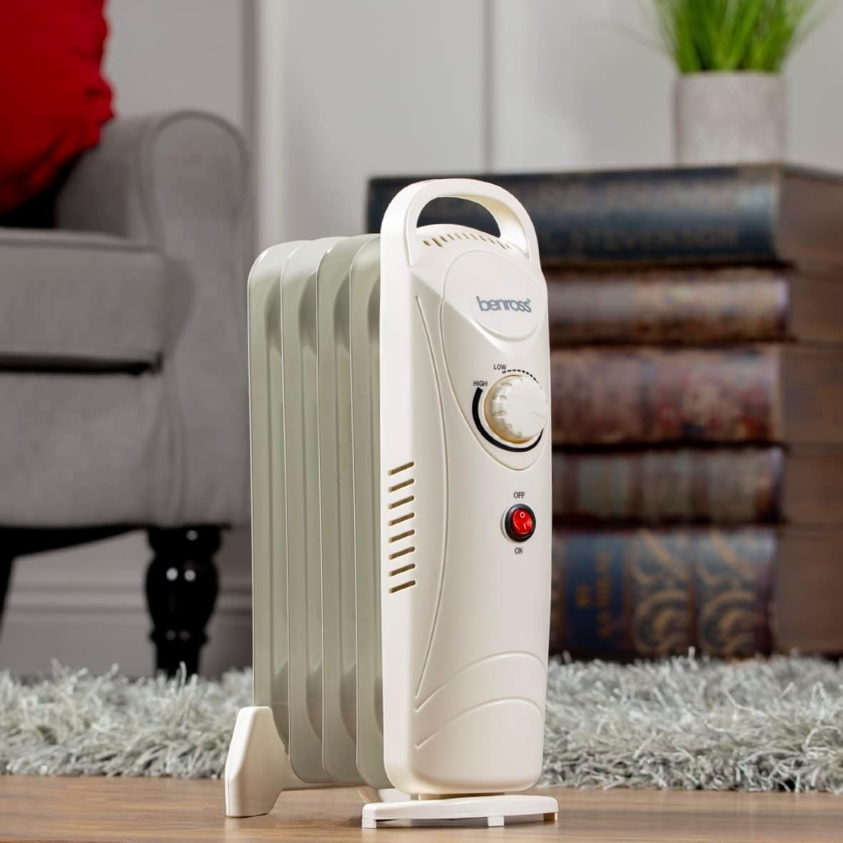 Mini 5-Fin Oil Filled Radiator 500W Low Energy Portable Heater White