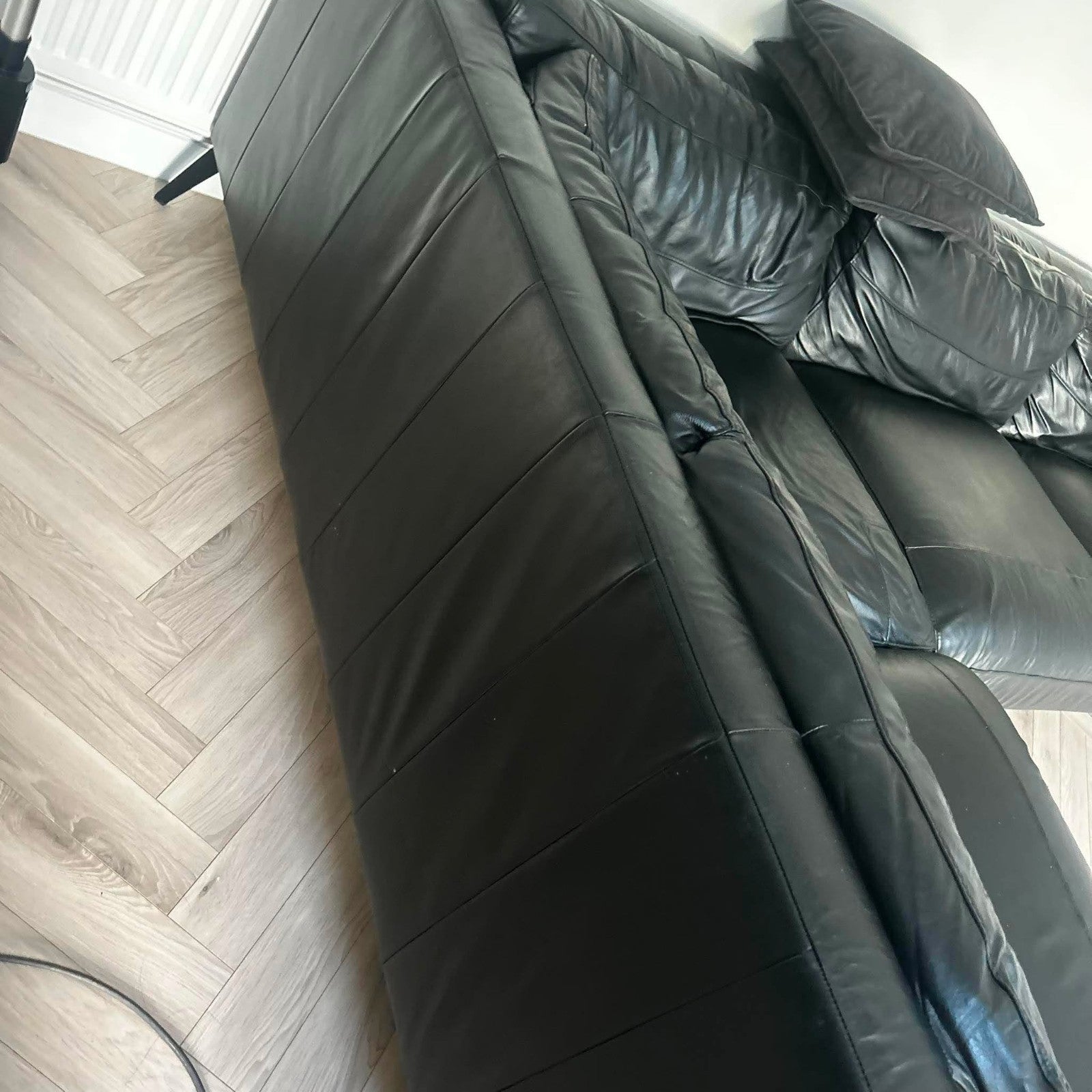 Elegant Black Luxe Leather Corner Sofa (PTP)