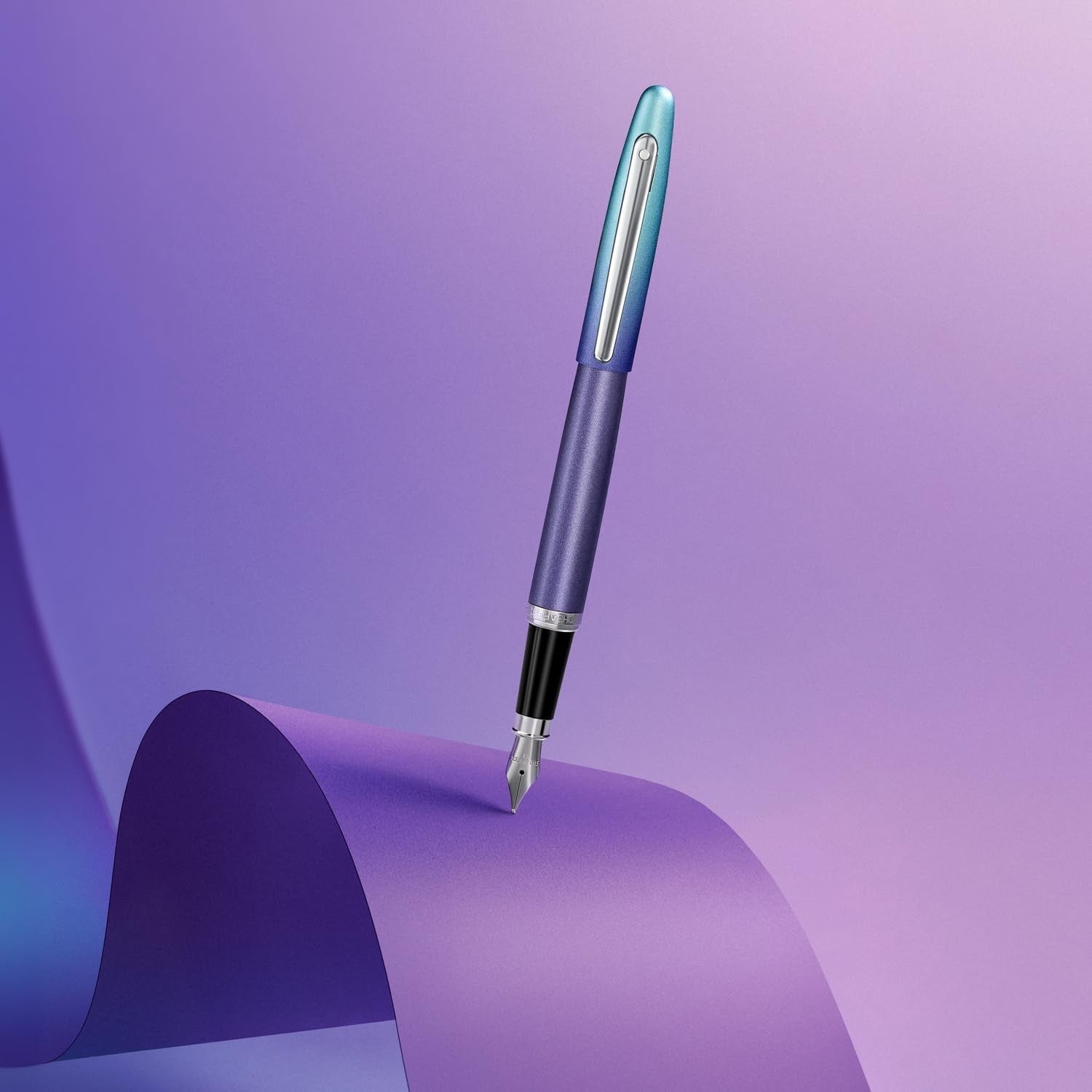 Medium Fountain Pen Blue Purple Pearlised Gradient Chrome Trim