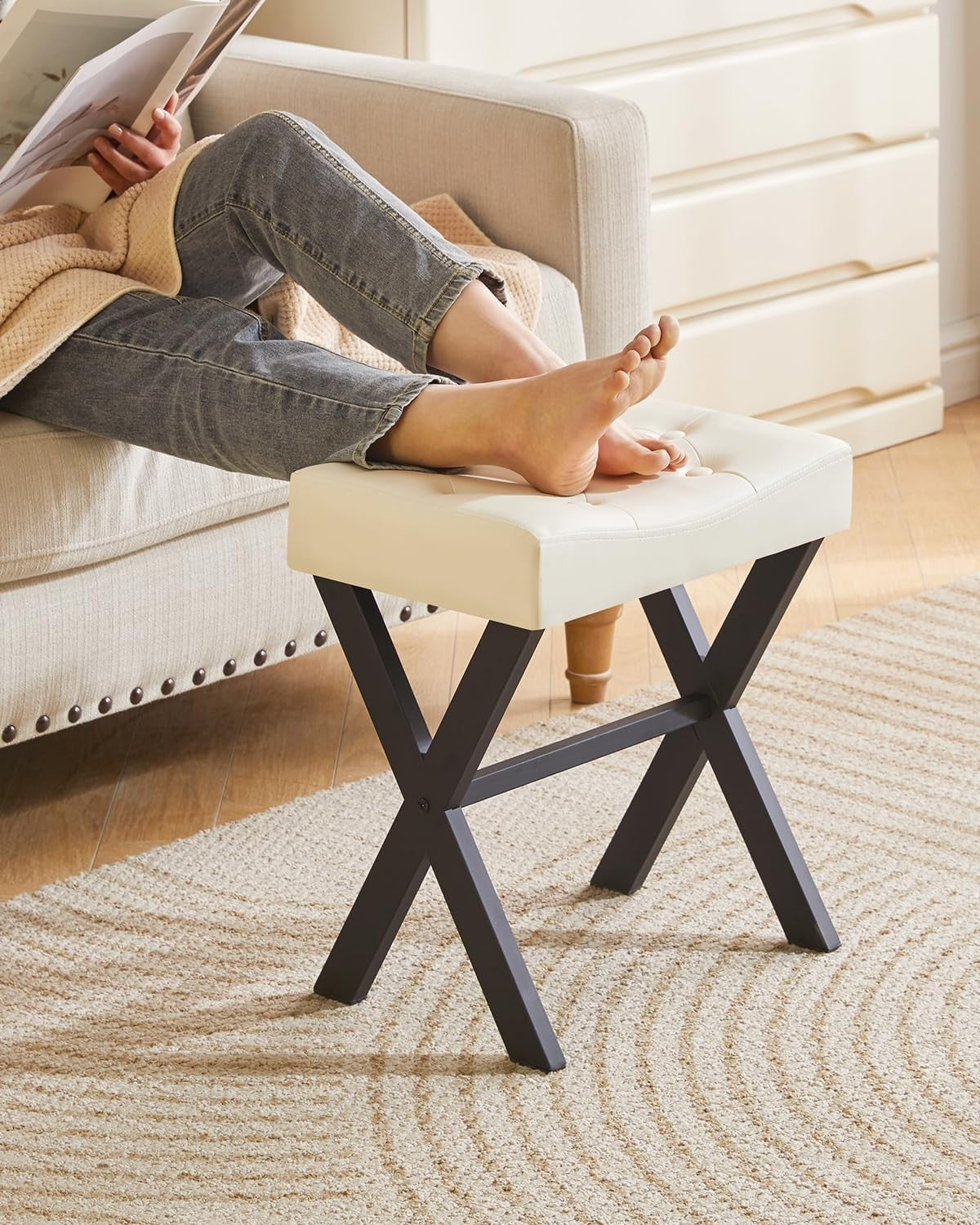 U-Shaped PU Vanity Stool with X-Leg – Modern Makeup Seat for Bedroom
