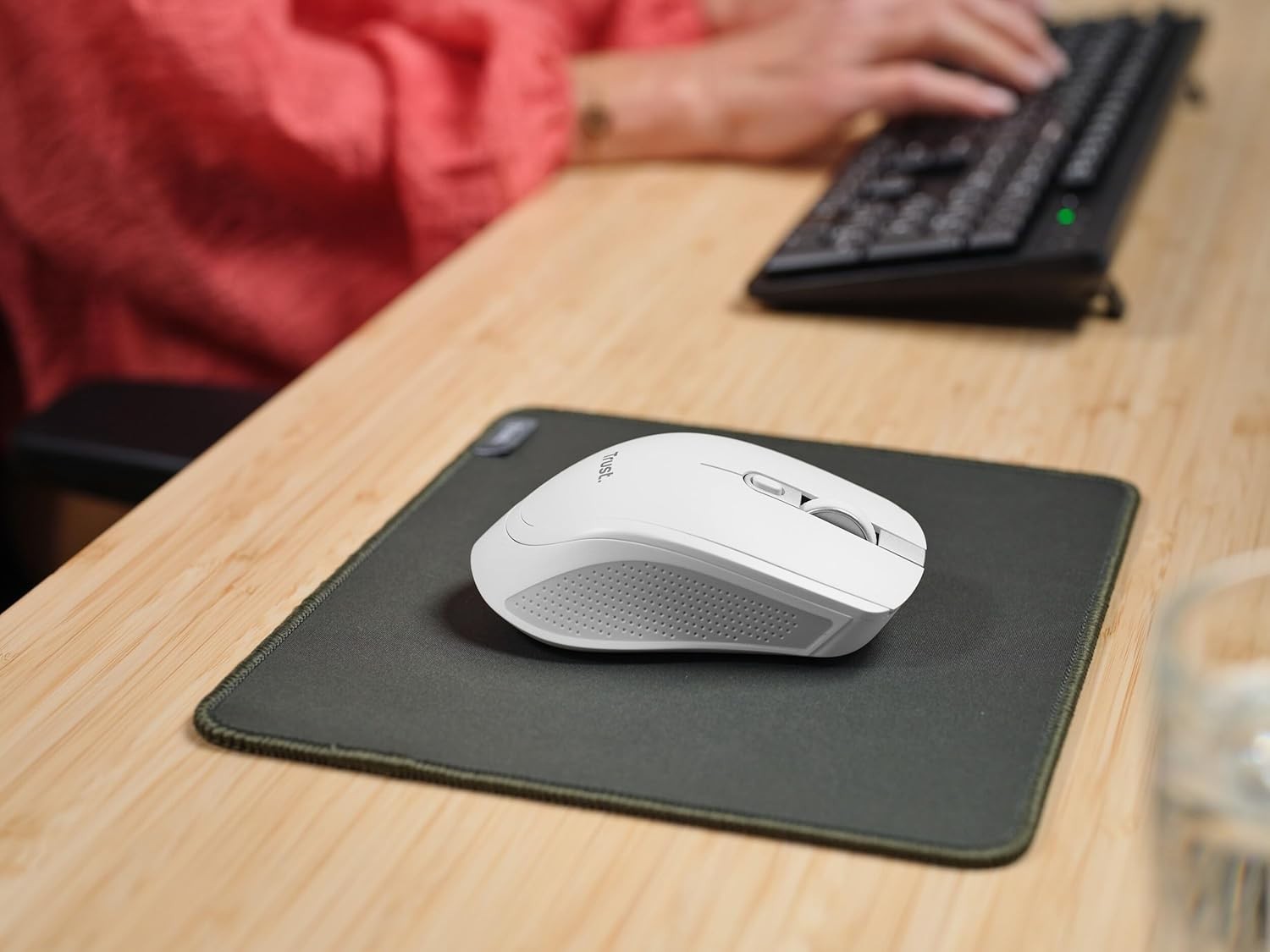 Wireless Bluetooth Mouse Multi Device Silent Rechargeable White