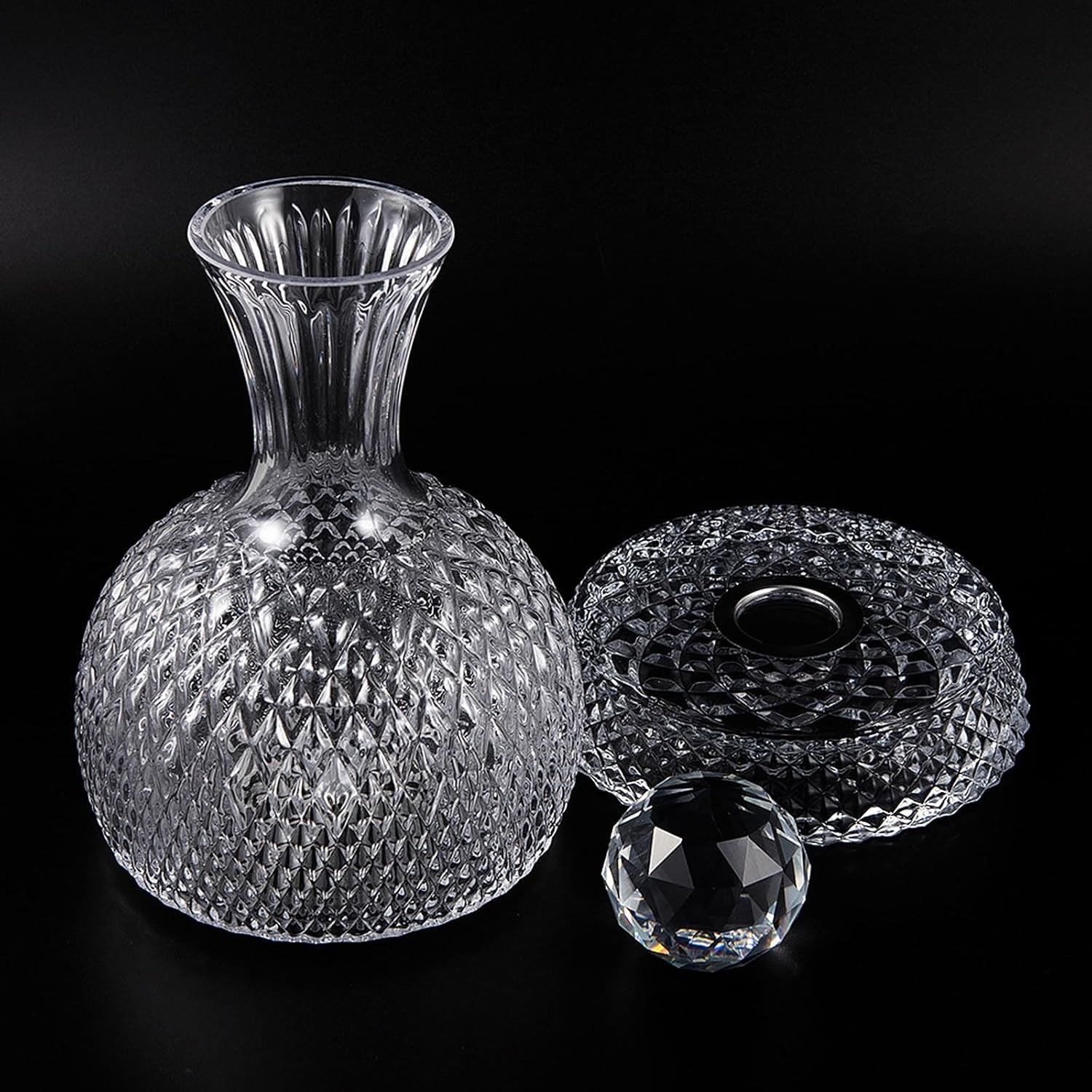 Luxury 1.5L Crystal Wine Decanter – 360° Rotating Aerator Relief Cut Design