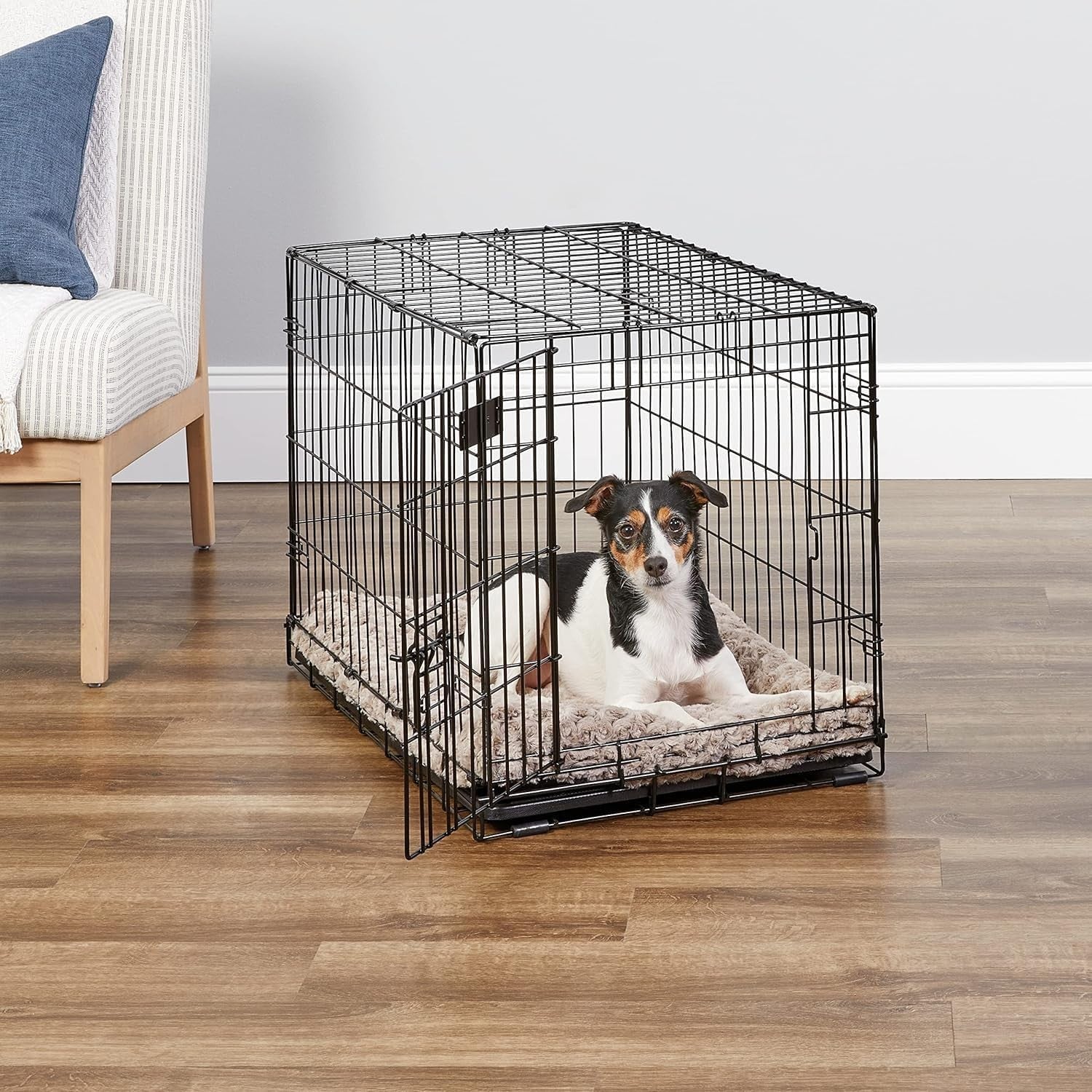 Portable Single Door Dog Crate 77cm with Divider, Leak-Proof Pan & Secure Lock