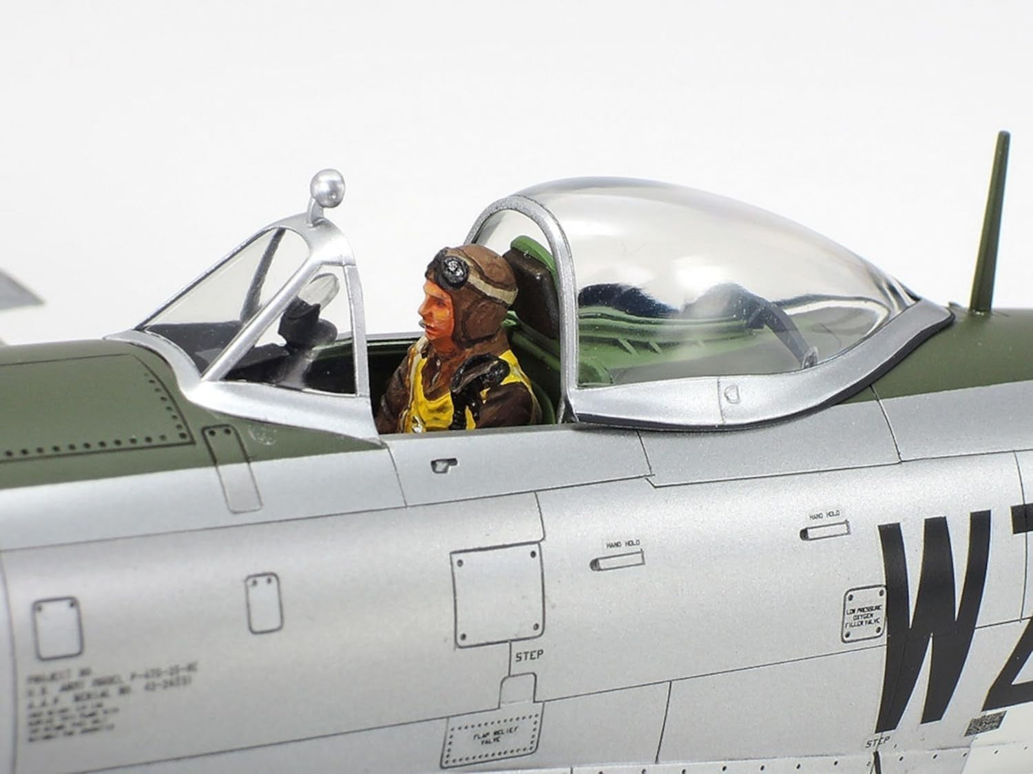 WWII P-47D Thunderbolt 1:48 Scale Fighter Model Kit | Razorback US Aircraft