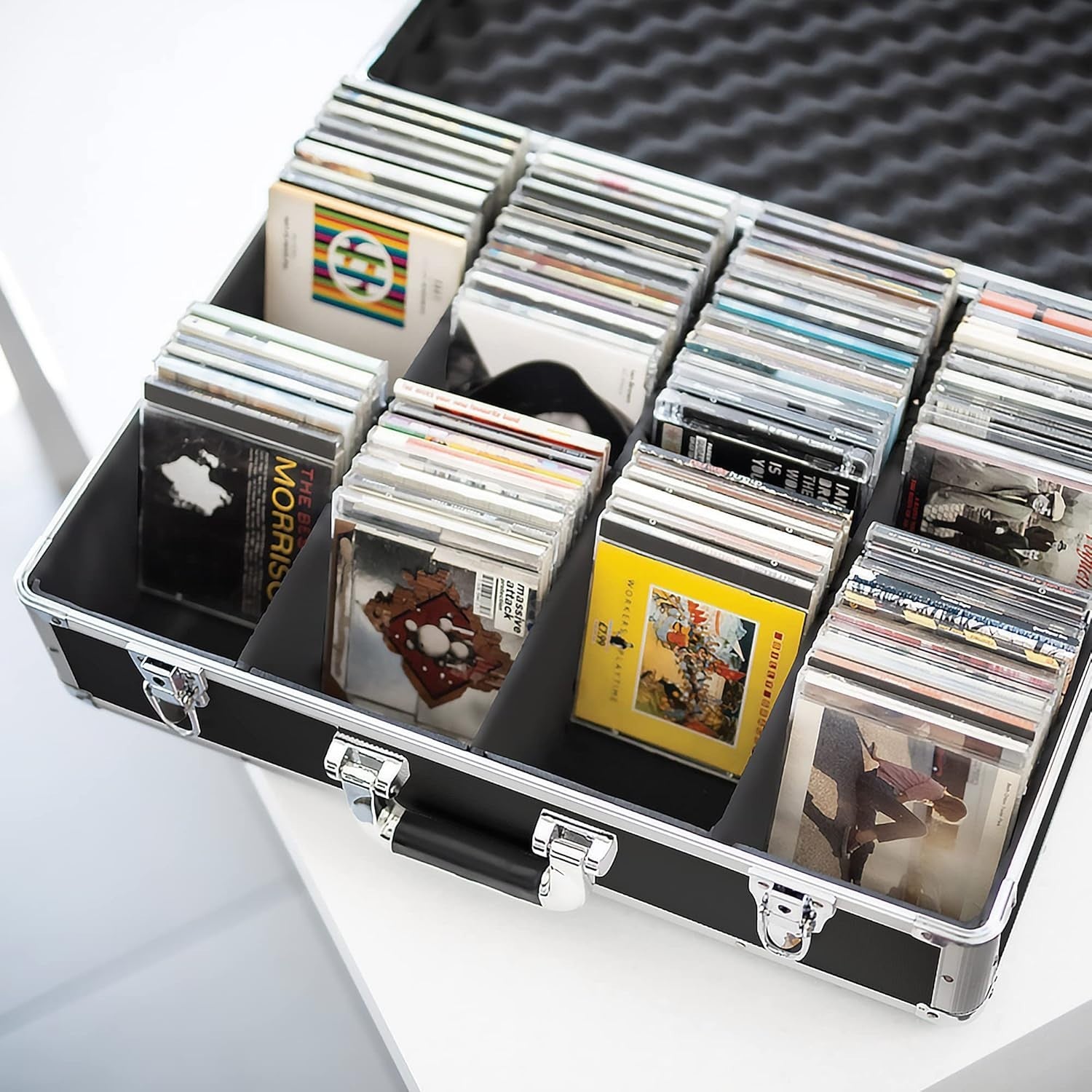 Aluminium CD Storage Flight Case Holds 120 CDs Lockable Carry Box