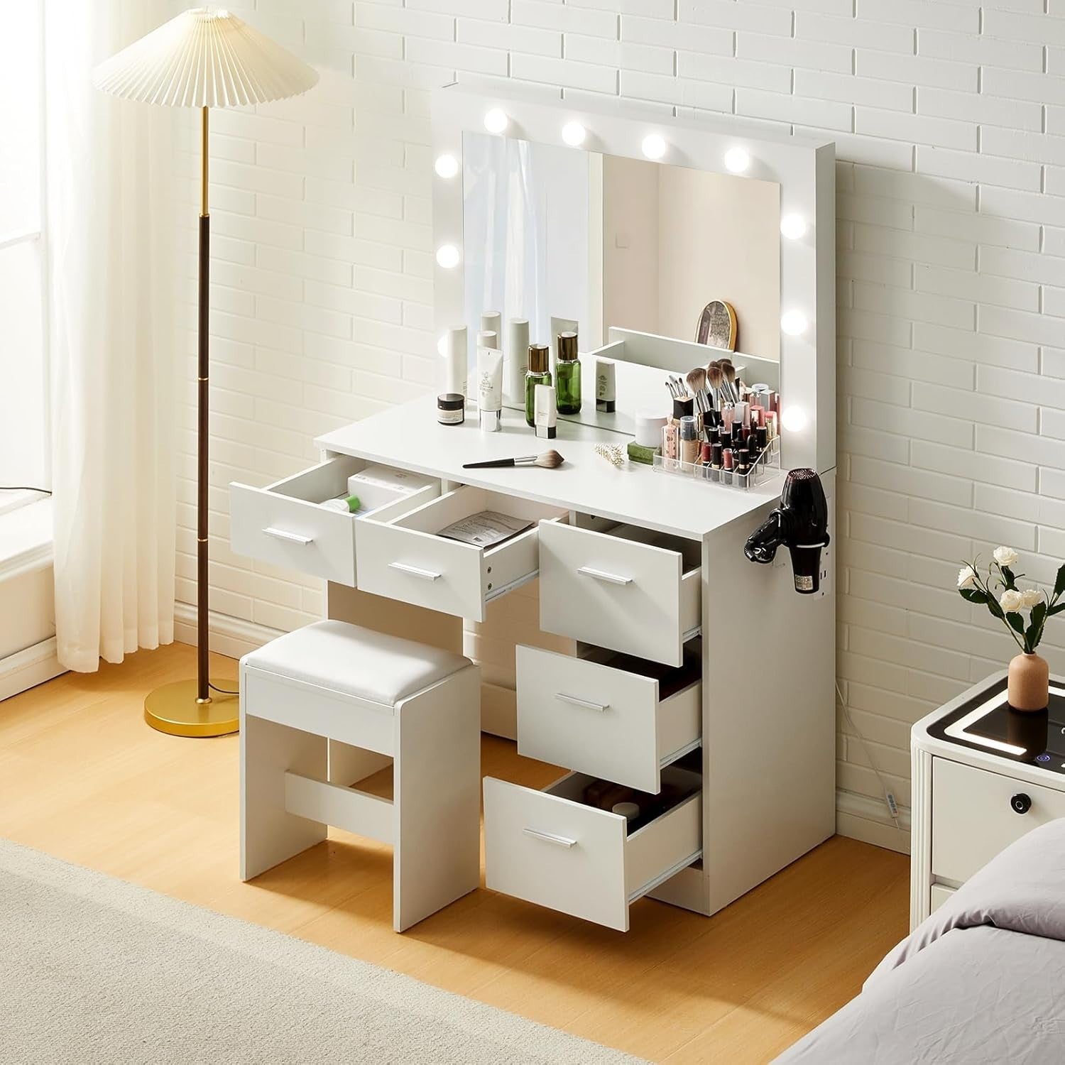 White Dressing Table Set 5 Drawers LED Mirror Charging Station Makeup Vanity