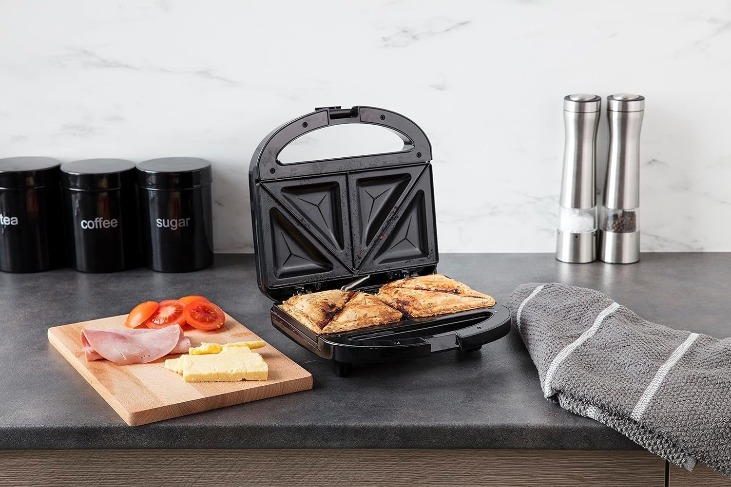 2-Slice Sandwich Toaster Non-Stick Plates Temperature Control Black