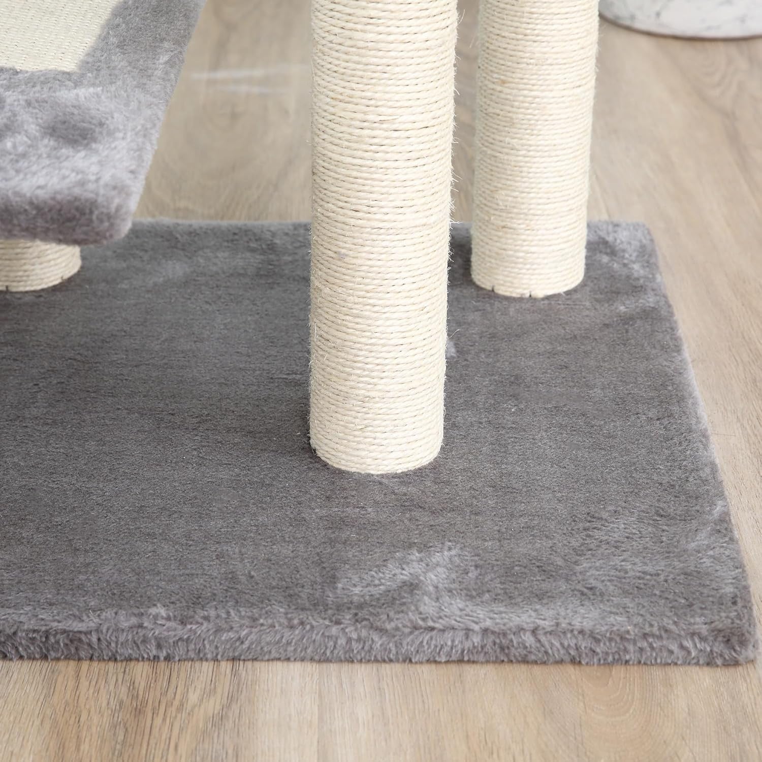 Cat Tree Activity Centre Scratching Post Tower Plush Platform Indoor Cats