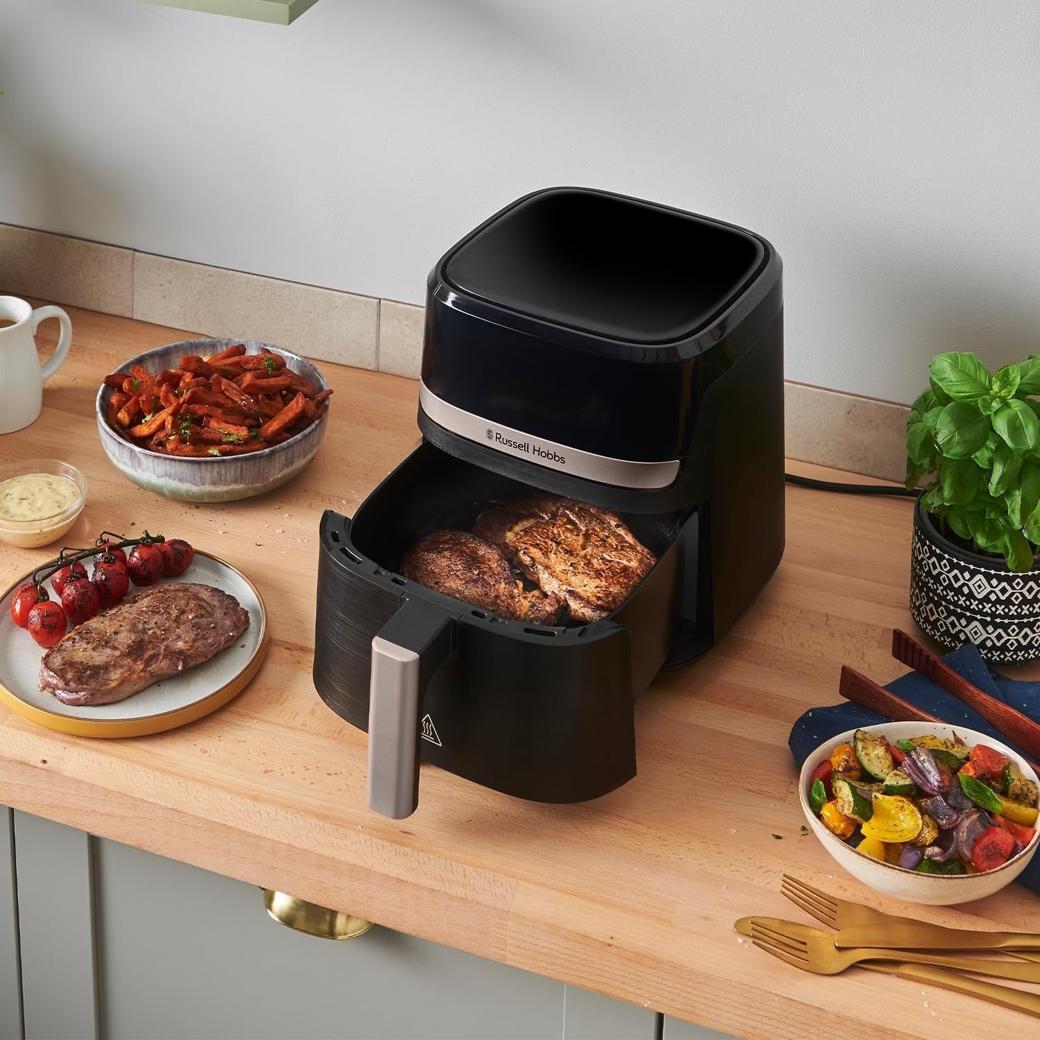 4.3L Digital Air Fryer 200°C 9 Presets Rapid Air Dishwasher Safe Auto Off