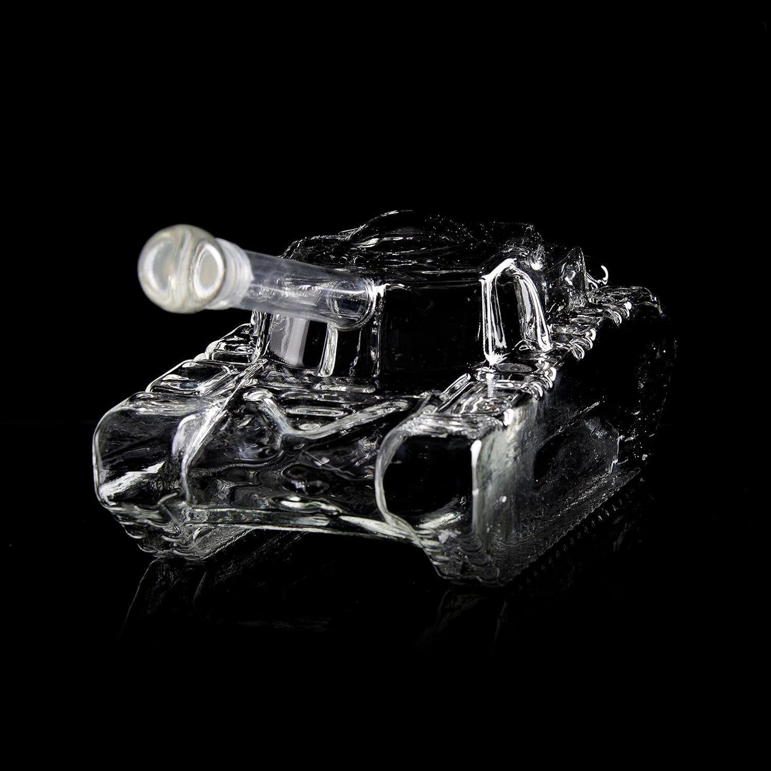 Tank Design Whiskey Decanter 1000ml – Unique Gift for Home Bar & Drinks Display