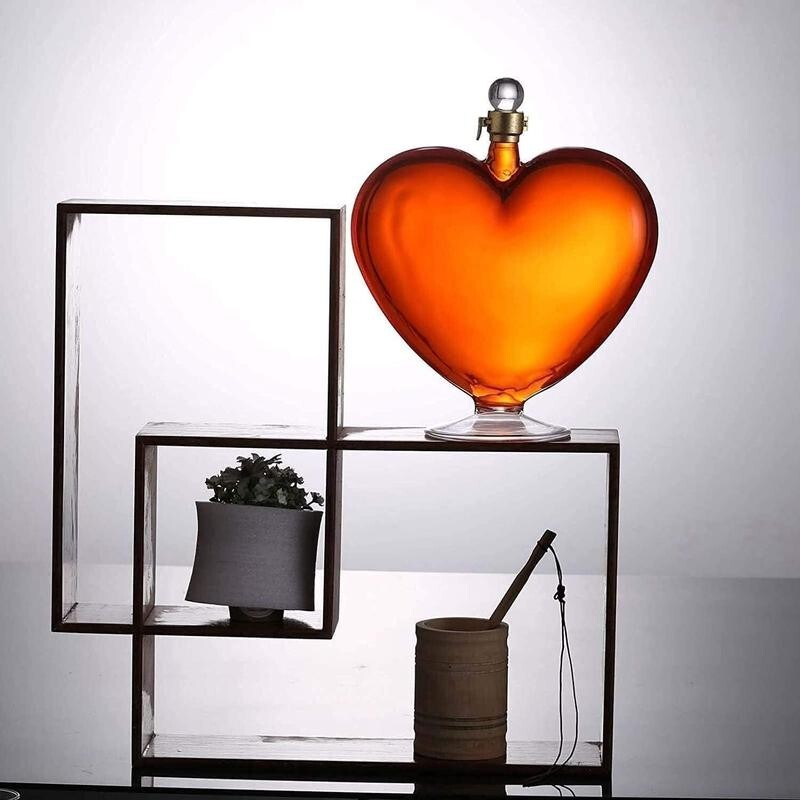 Heart Shaped Glass Whiskey Decanter 1000ML | Unique Gift for Him/Her