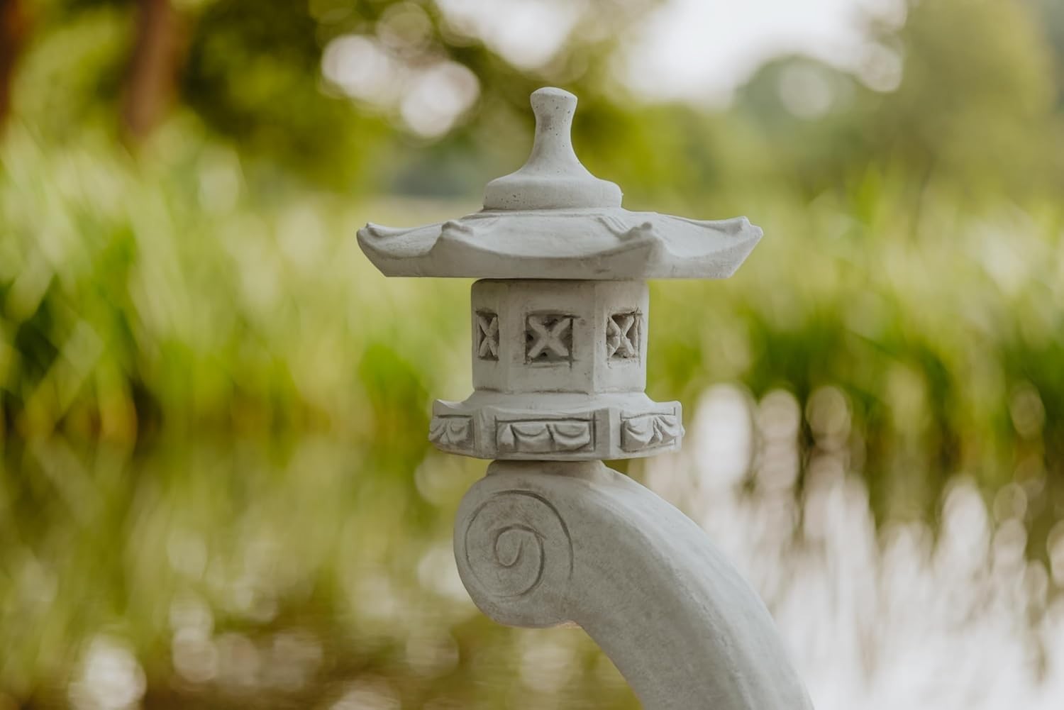 Japanese Stone Lantern Yukimi 62CM, Grey, Frost-Proof Garden Decor