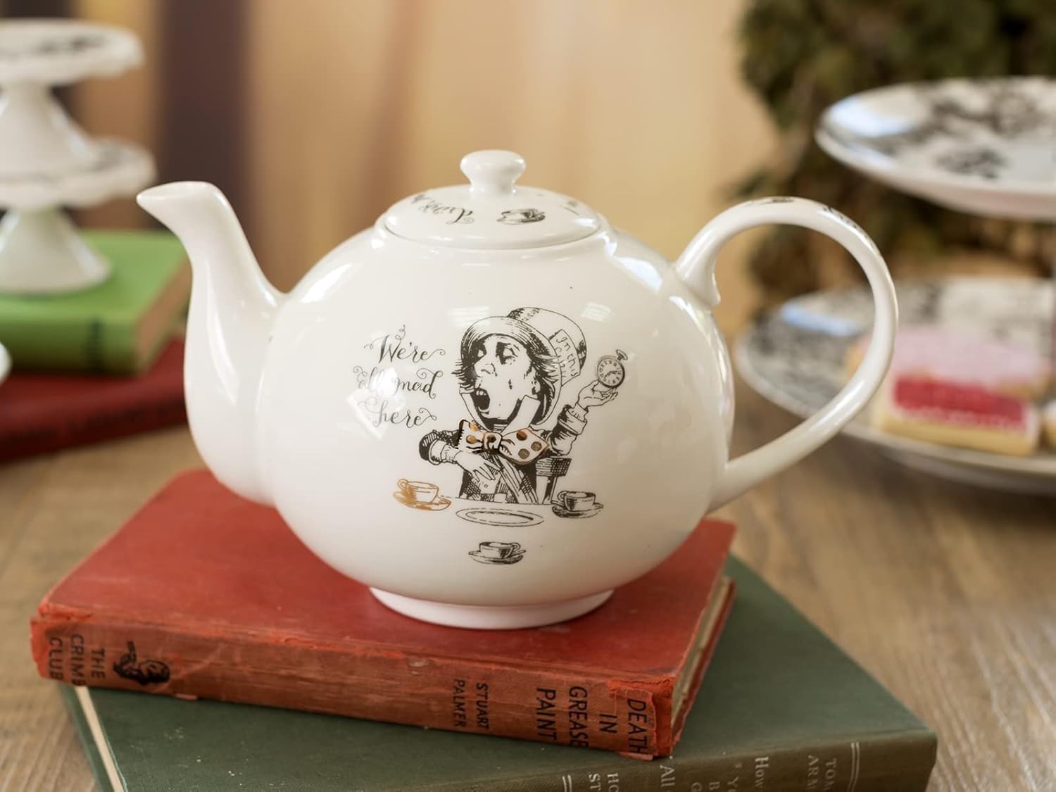 Fine China Teapot 1.1L Wonderland Tea Pot Gift Box 6 Cup White