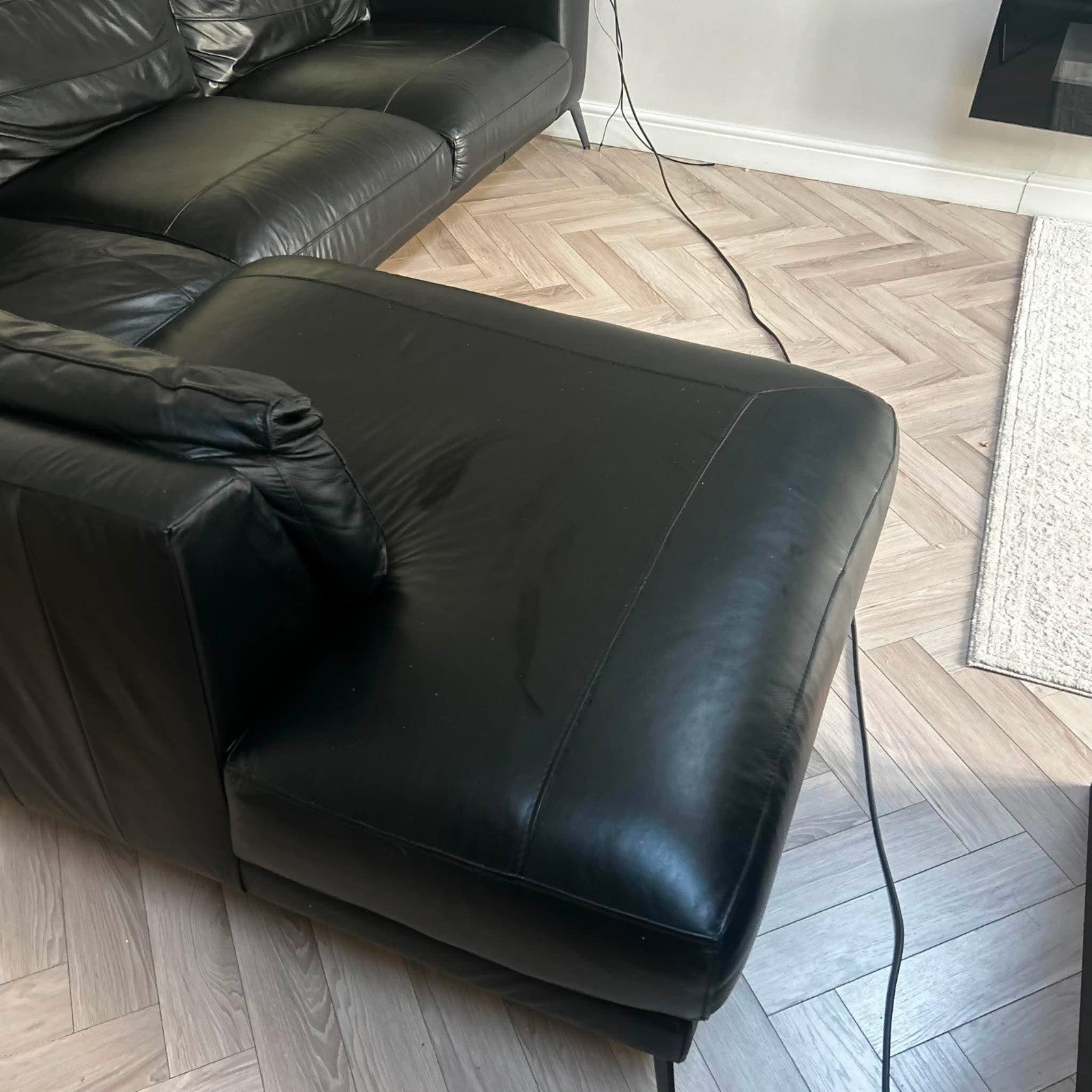 Elegant Black Luxe Leather Corner Sofa (PTP)