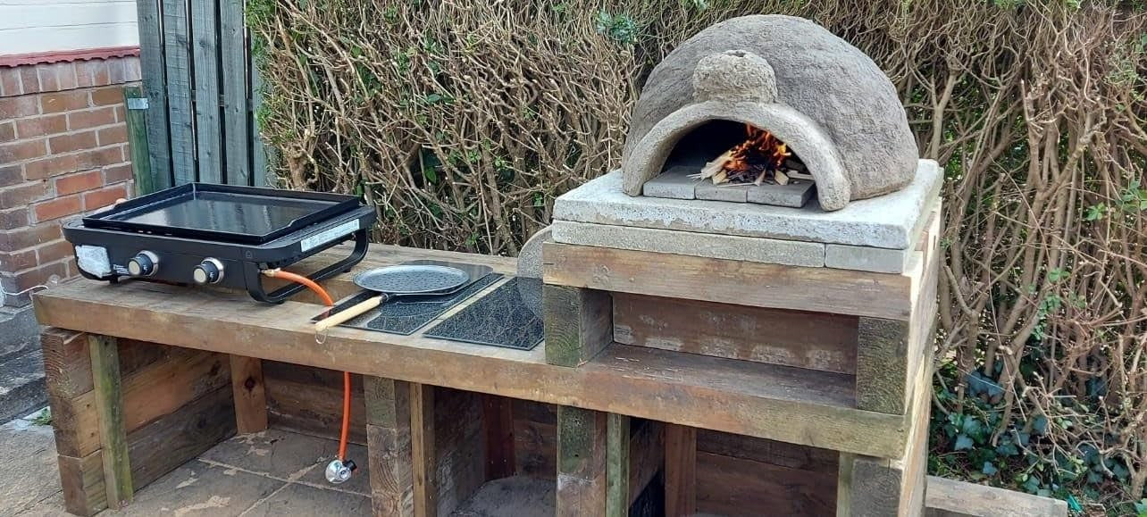 Traditional Wood Fired Outdoor Pizza Oven | Rustic Stone Garden Oven for BBQ