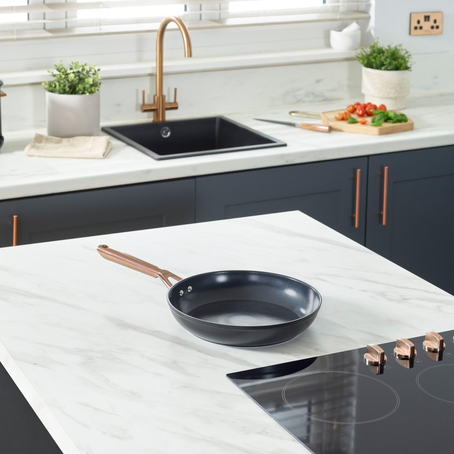 28cm Copper & Black Ceramic Non-Stick Frying Pan – Induction & Oven Safe