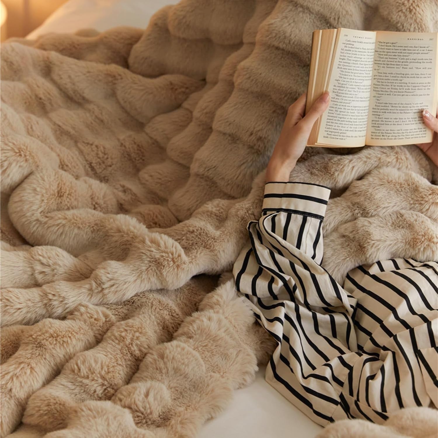 Coffee Faux Rabbit Fur Throw Blanket 100x160cm 720GSM Soft & Warm for Sofa