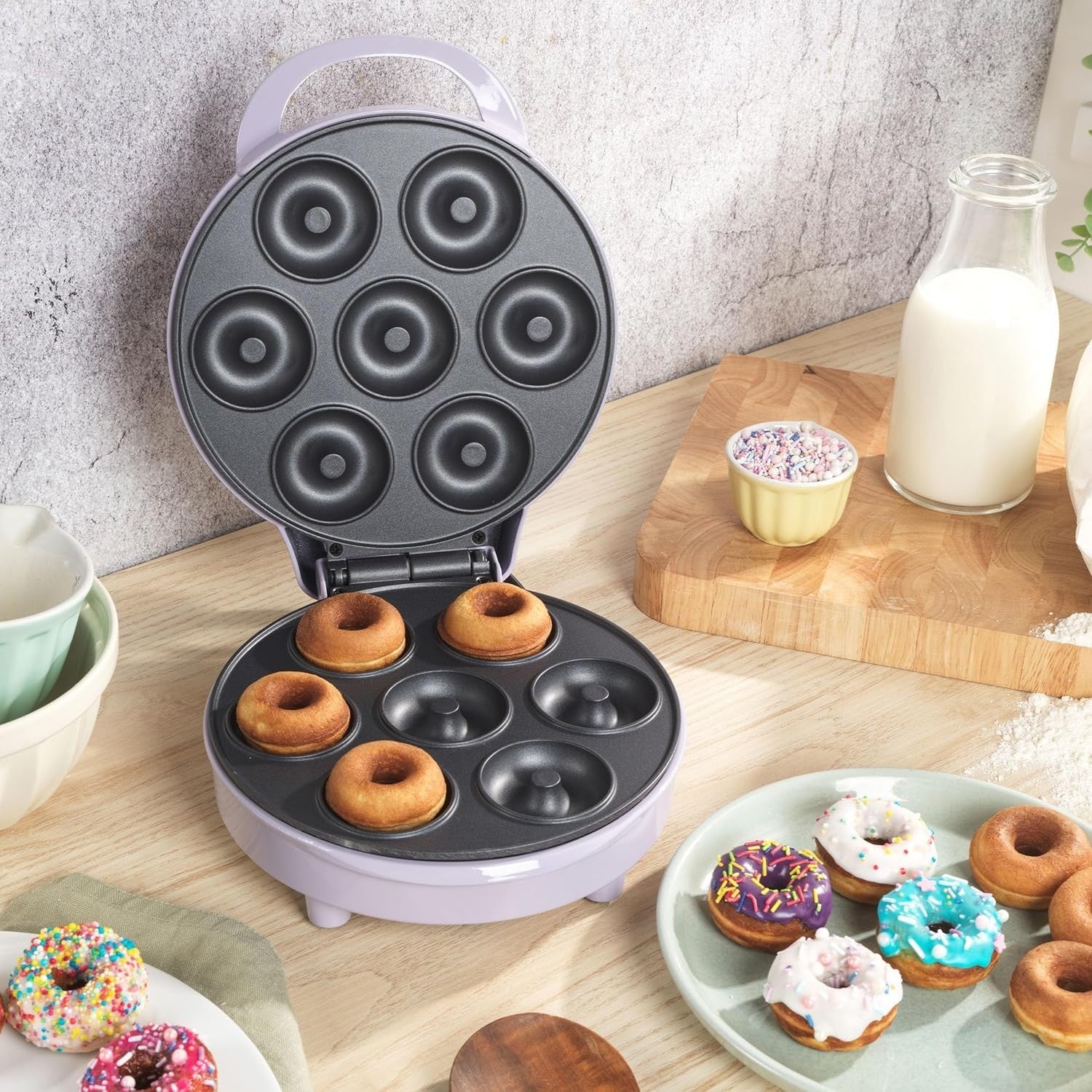 Mini 7-Donut Maker Non-Stick Breakfast Machine | 1000W Easy Clean