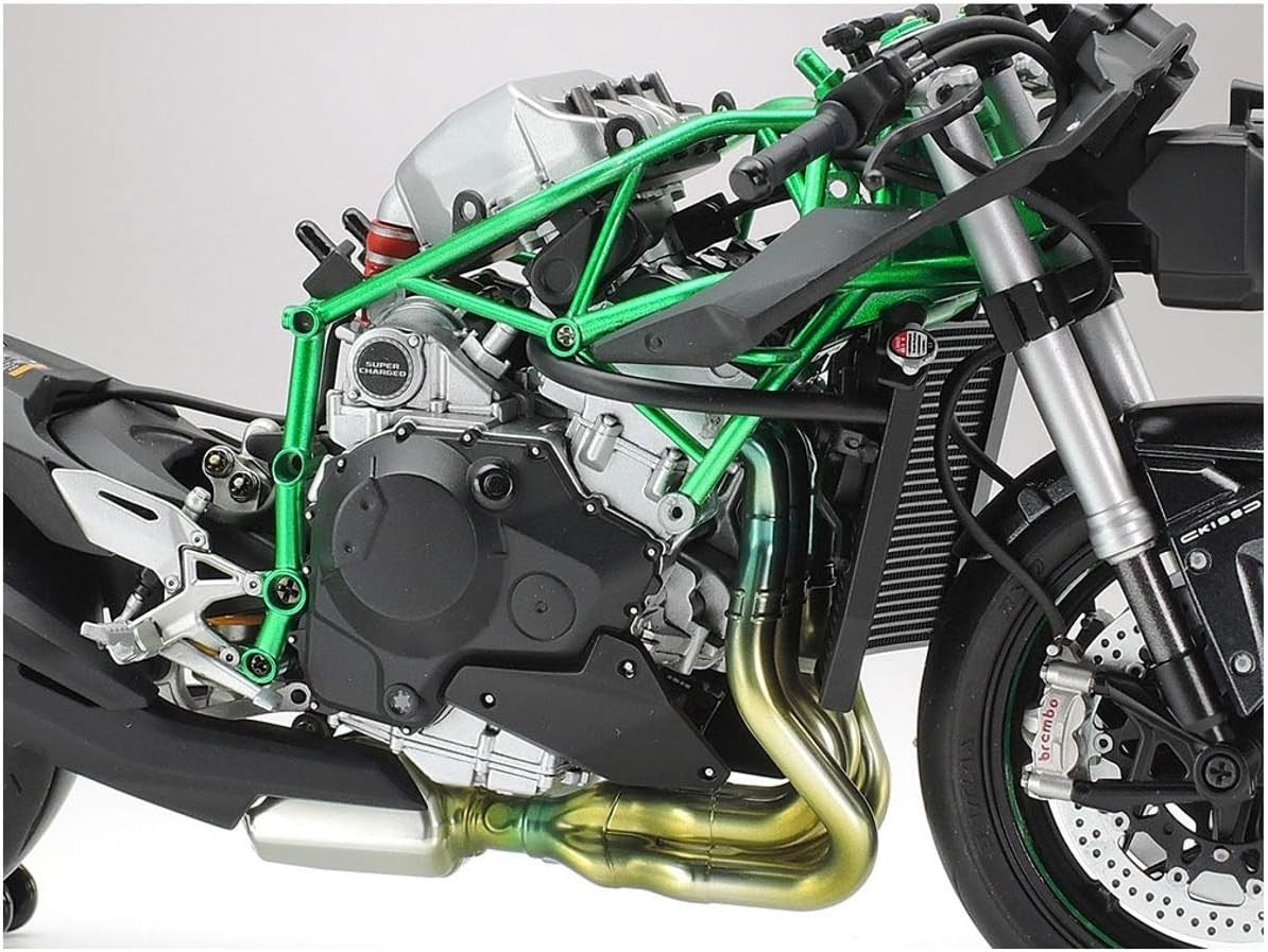 1:12 Scale Detailed Plastic Motorcycle Model Kit – Easy Assembly, Realistic Fini