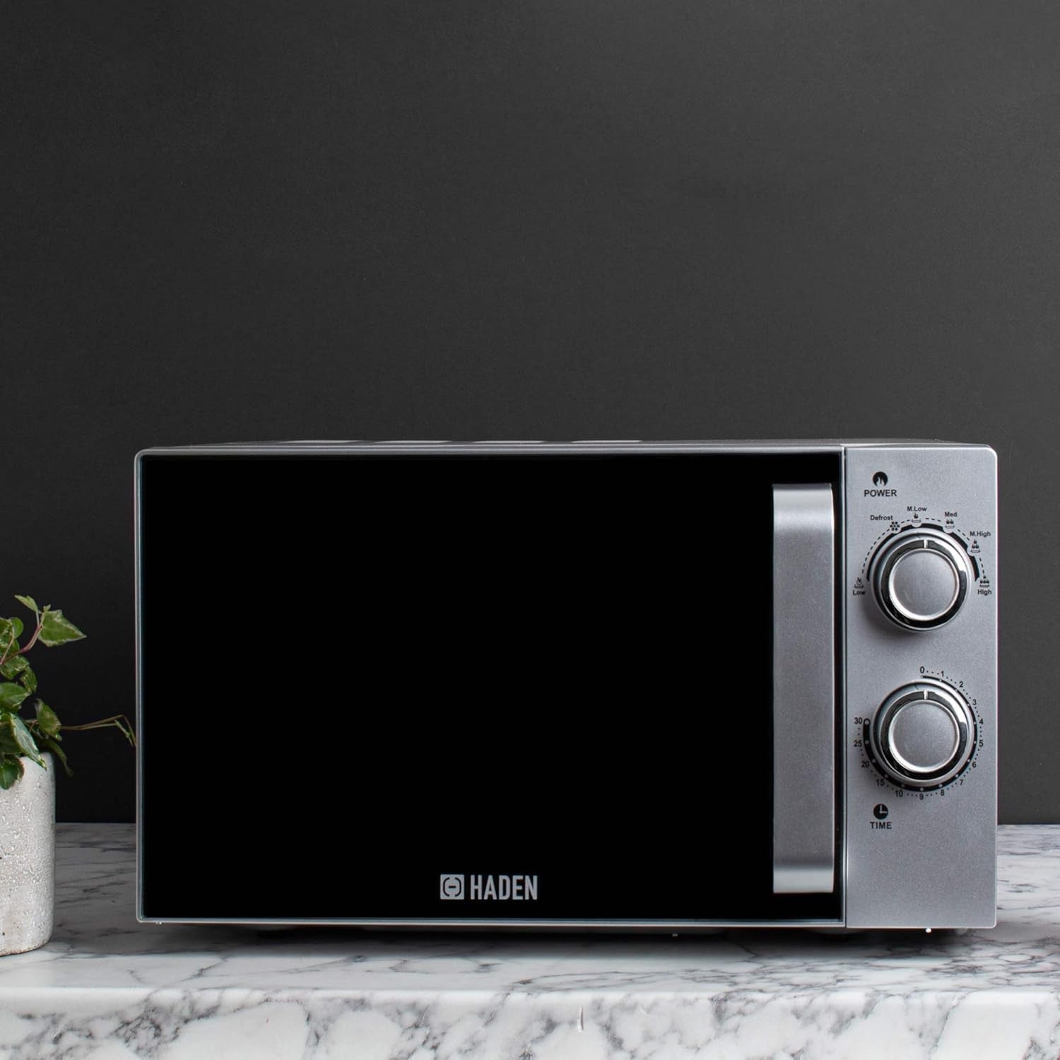 Haden 20L Microwave Oven 700W 6 Power Levels 30-Min Timer Family Friendly