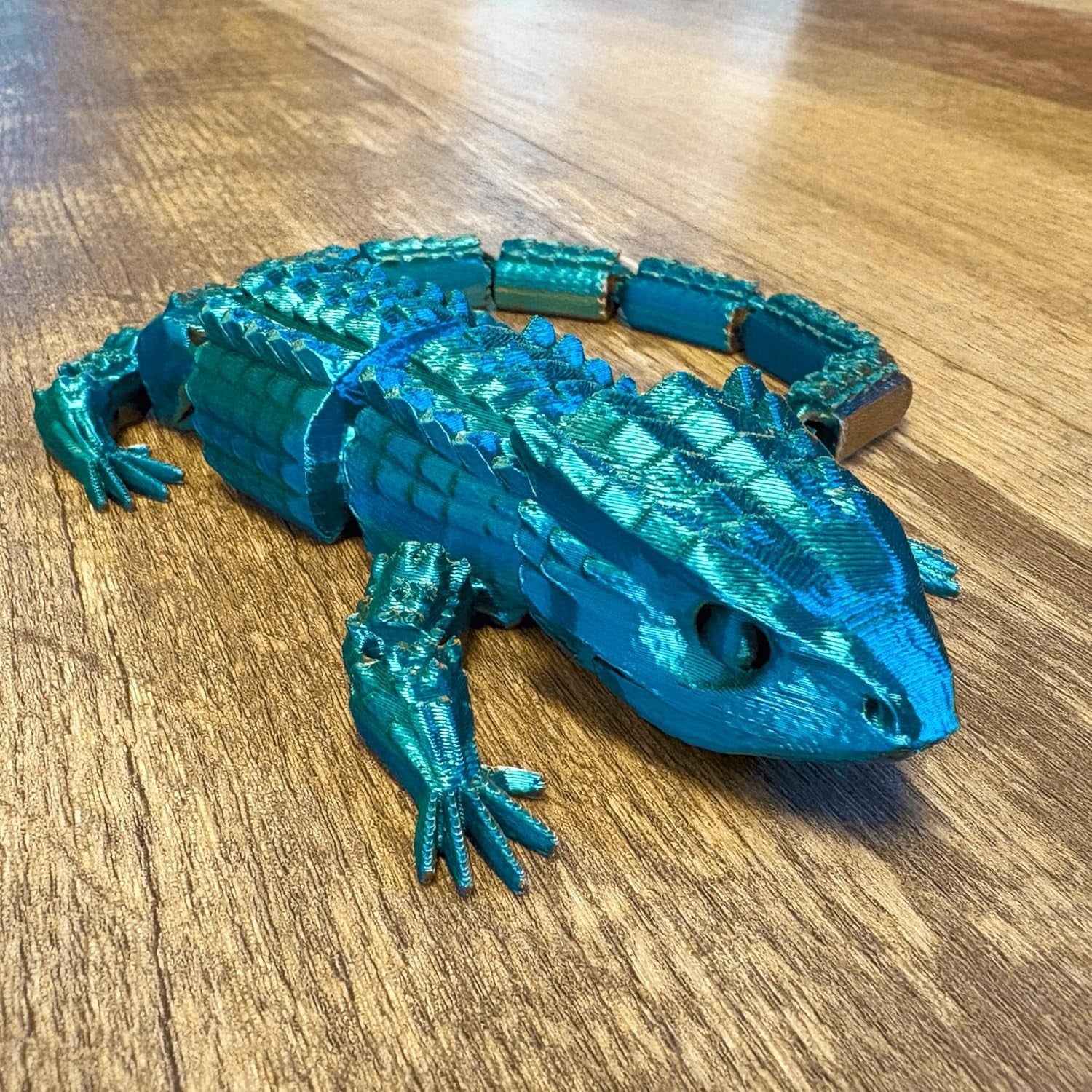 Emerald Lizard Fidget Articulated Colour Changing Sensory Toy