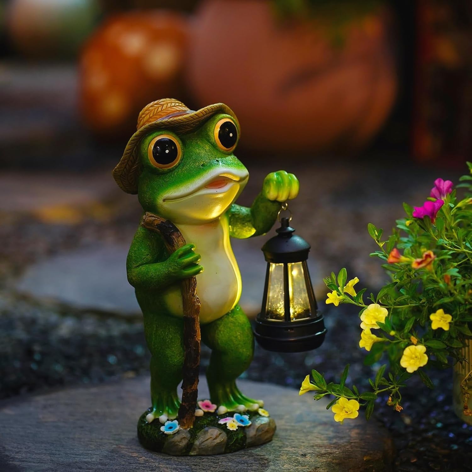 Solar Frog Garden Statue with Lantern – Resin Outdoor Decor