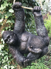 Swinging Gorilla Garden Ornament 80cm Rope Hanging Ape Decor Outdoor Resin